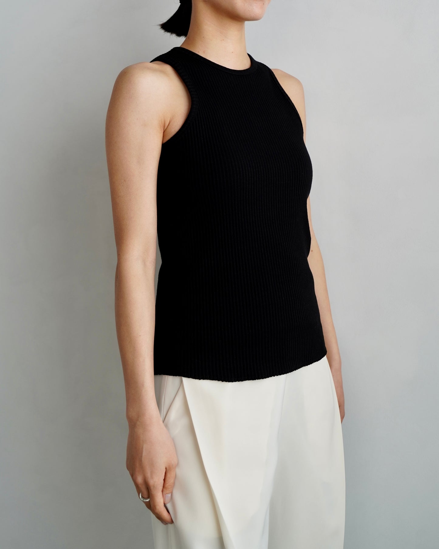 Back Round Tank / BLACK