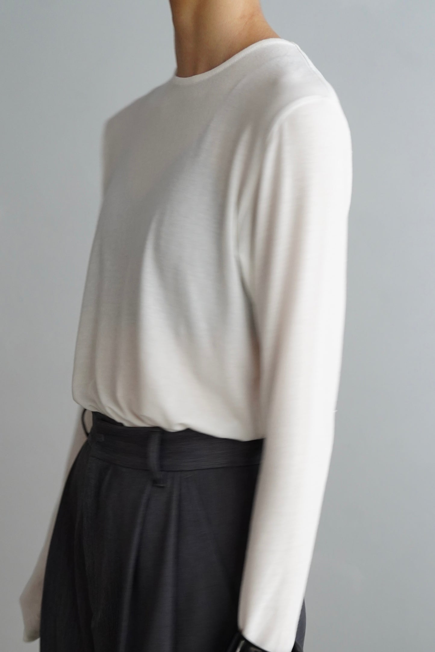Powdery Pullover / WHITE