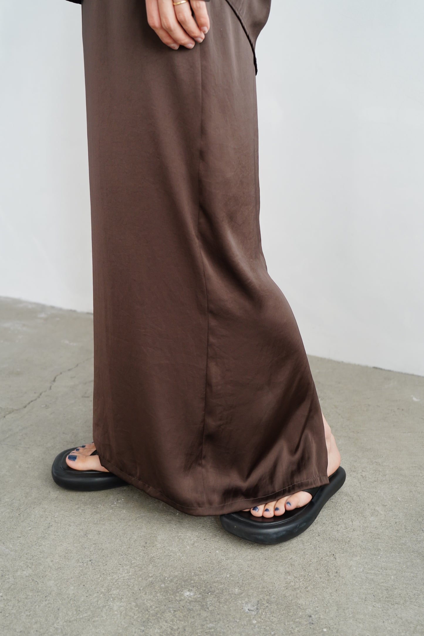 Satin Tight Skirts / BROWN -5月23-28日発送-