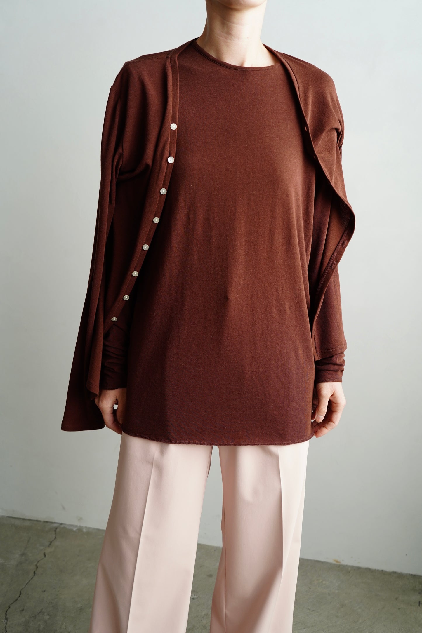 Powdery Crewneck Cutsew / BROWN