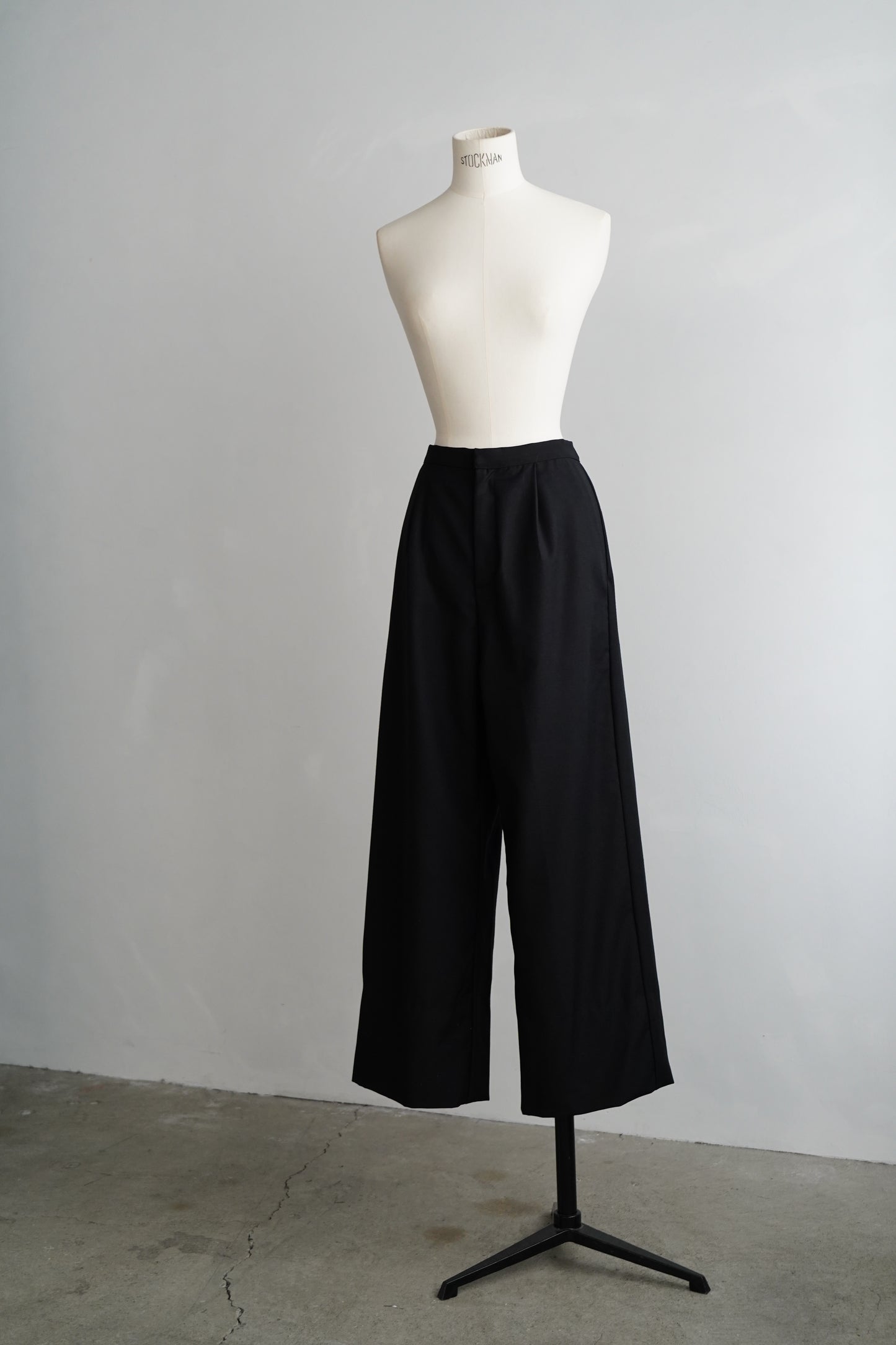 Tack Pants / BLACK -9月20−25日発送-