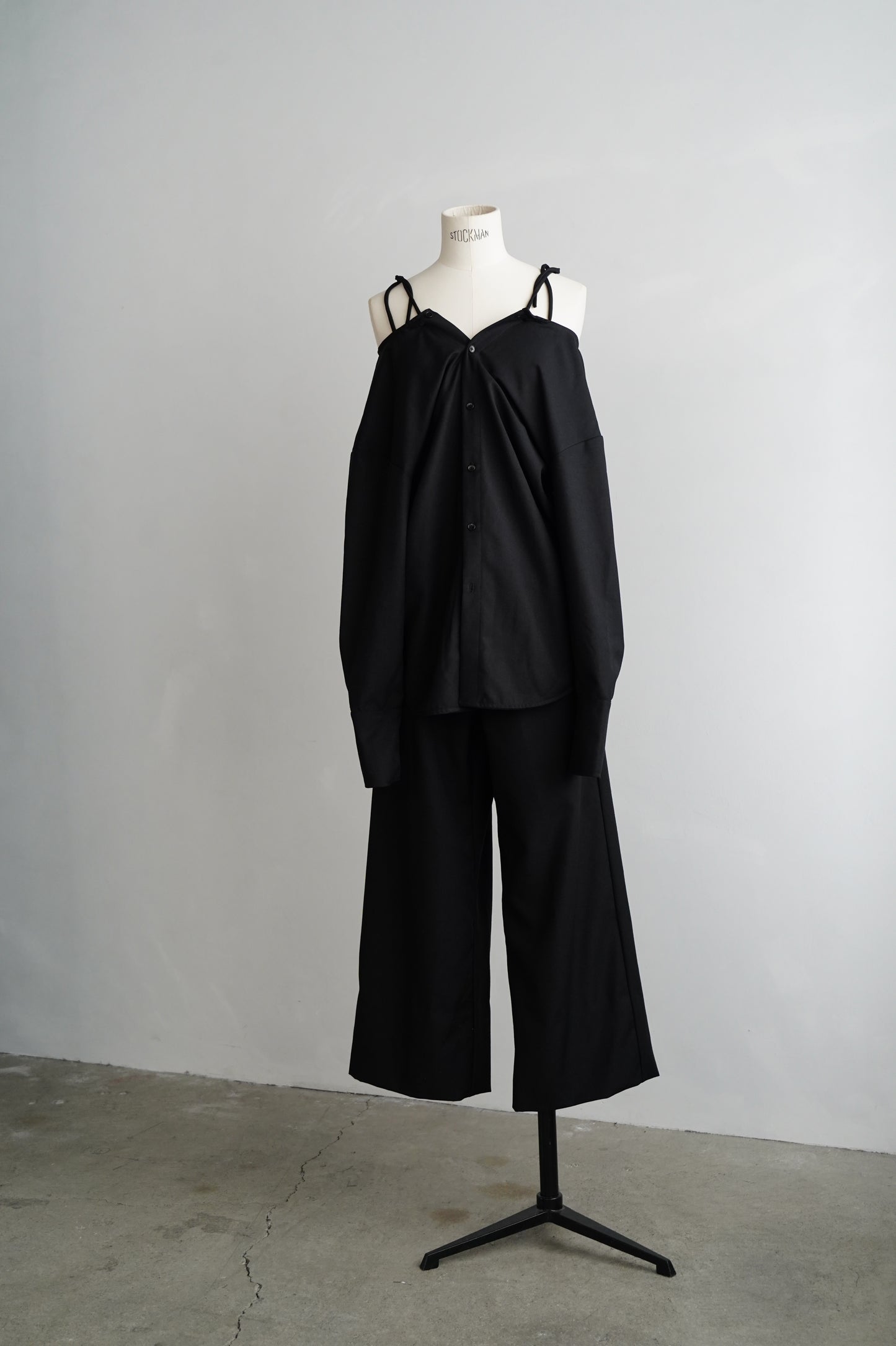 Nocollar Strap Shirts / BLACK -9月20−25日発送-