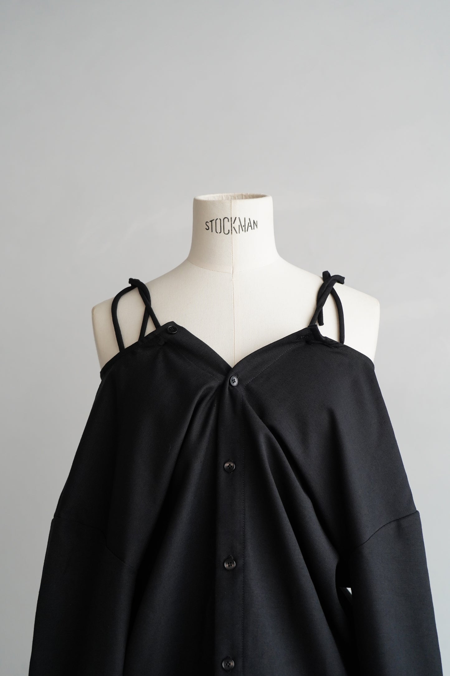 Nocollar Strap Shirts / BLACK -9月20−25日発送-
