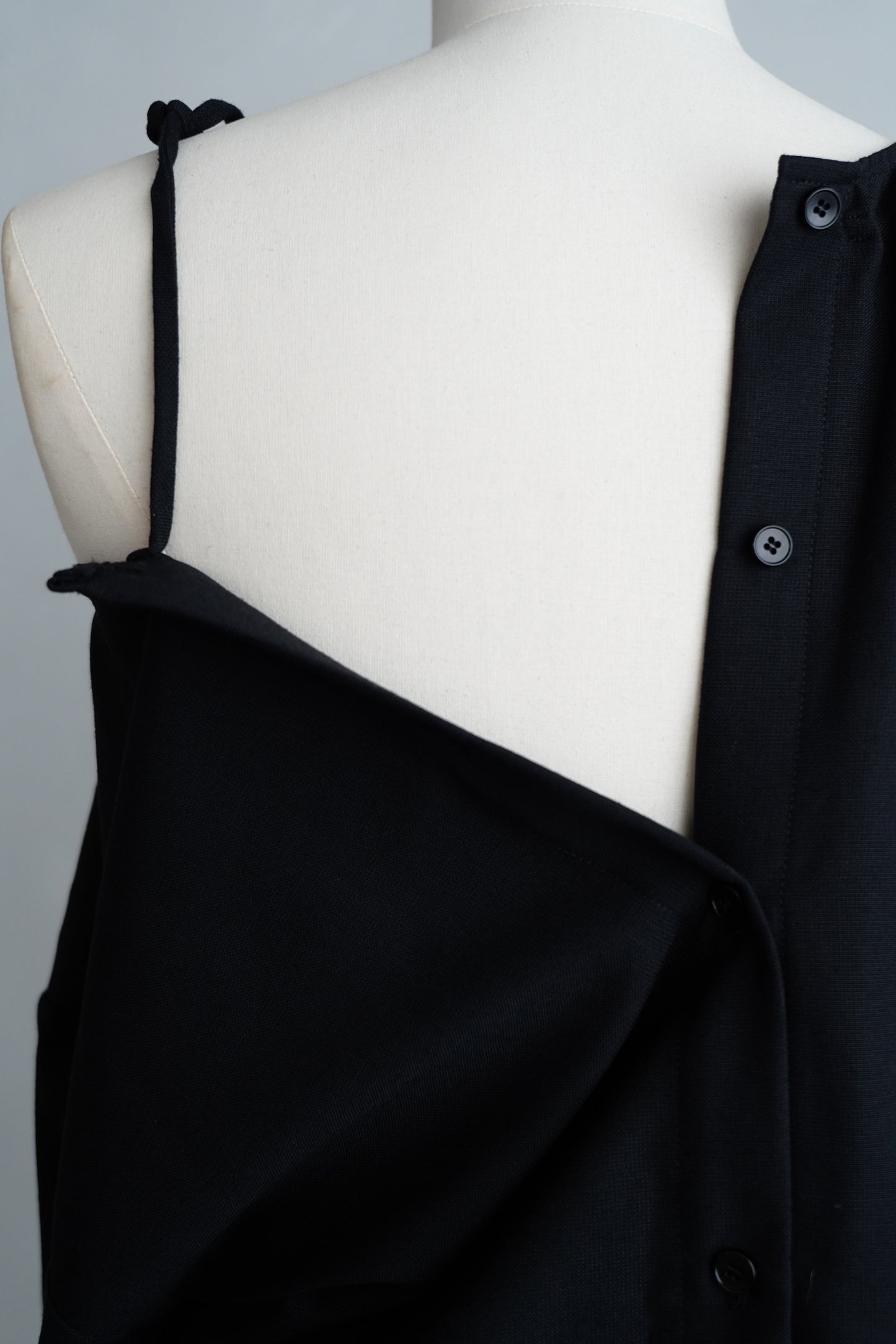 Nocollar Strap Shirts / BLACK -9月20−25日発送-
