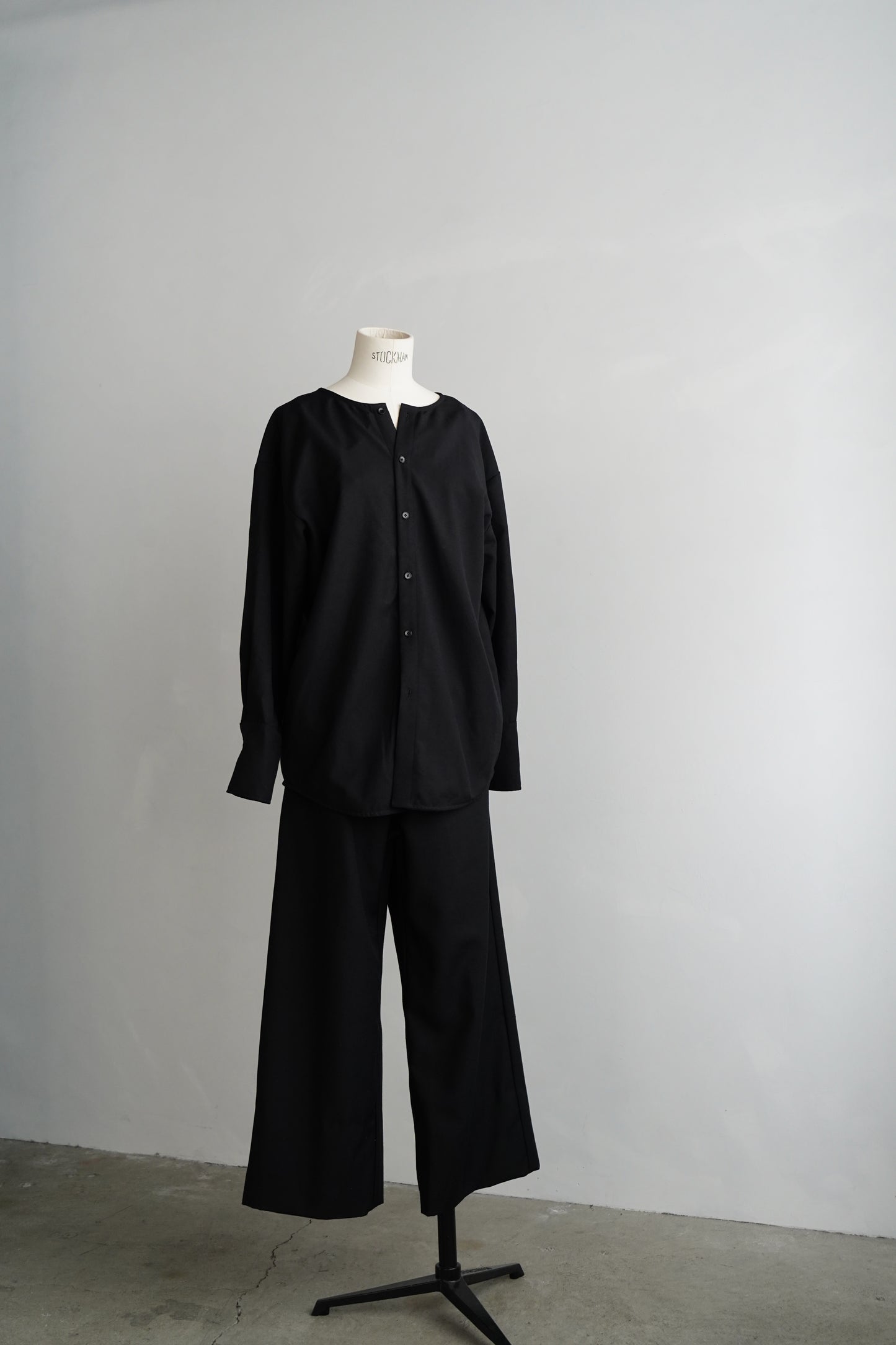 Nocollar Strap Shirts / BLACK -9月20−25日発送-