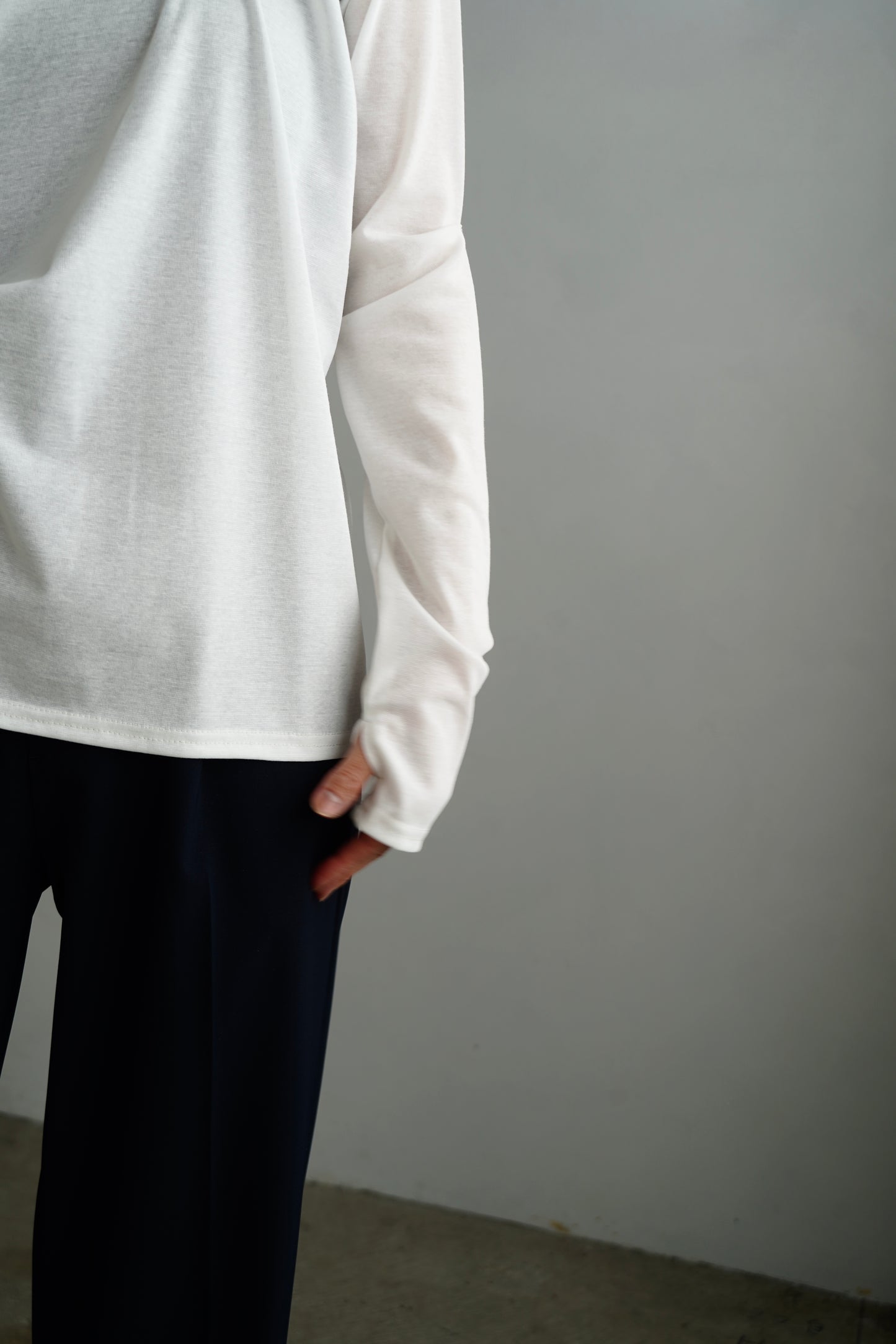 Sheer Pinch T / WHITE