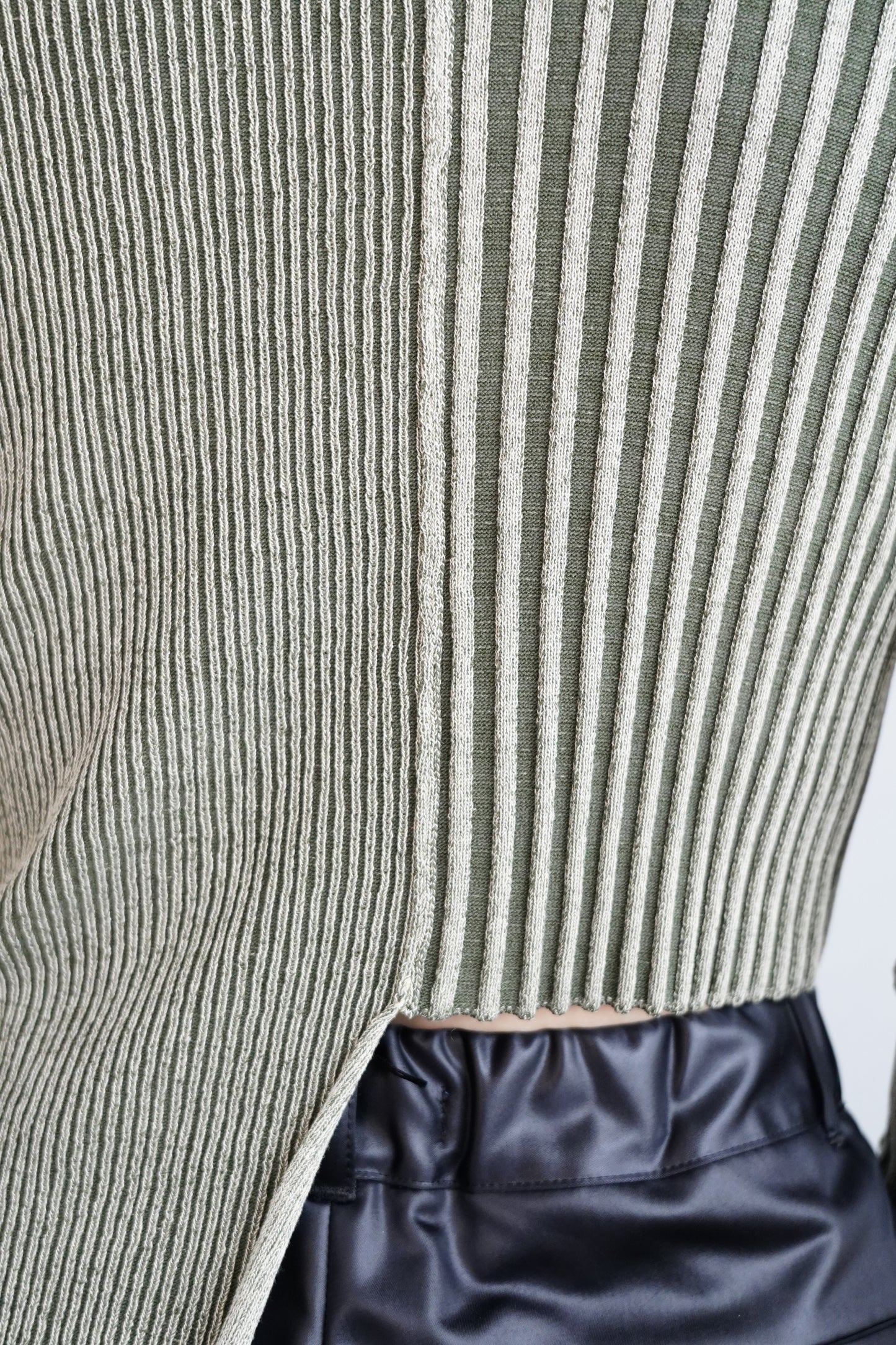 【Restock】Two-Tone Knit Cardigan / KHAKIYEL -11月25-30日発送-