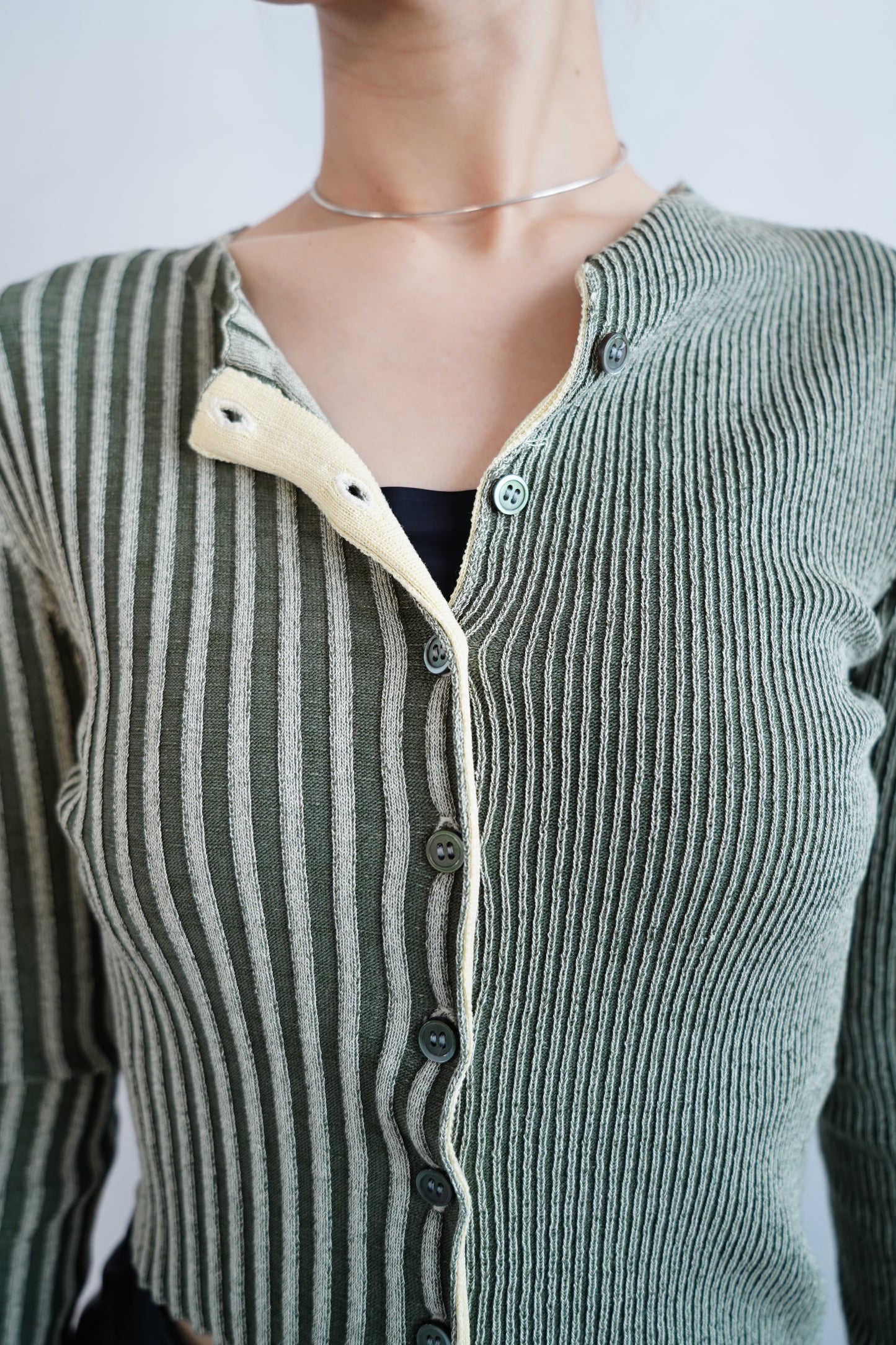 【Restock】Two-Tone Knit Cardigan / KHAKIYEL -11月25-30日発送-