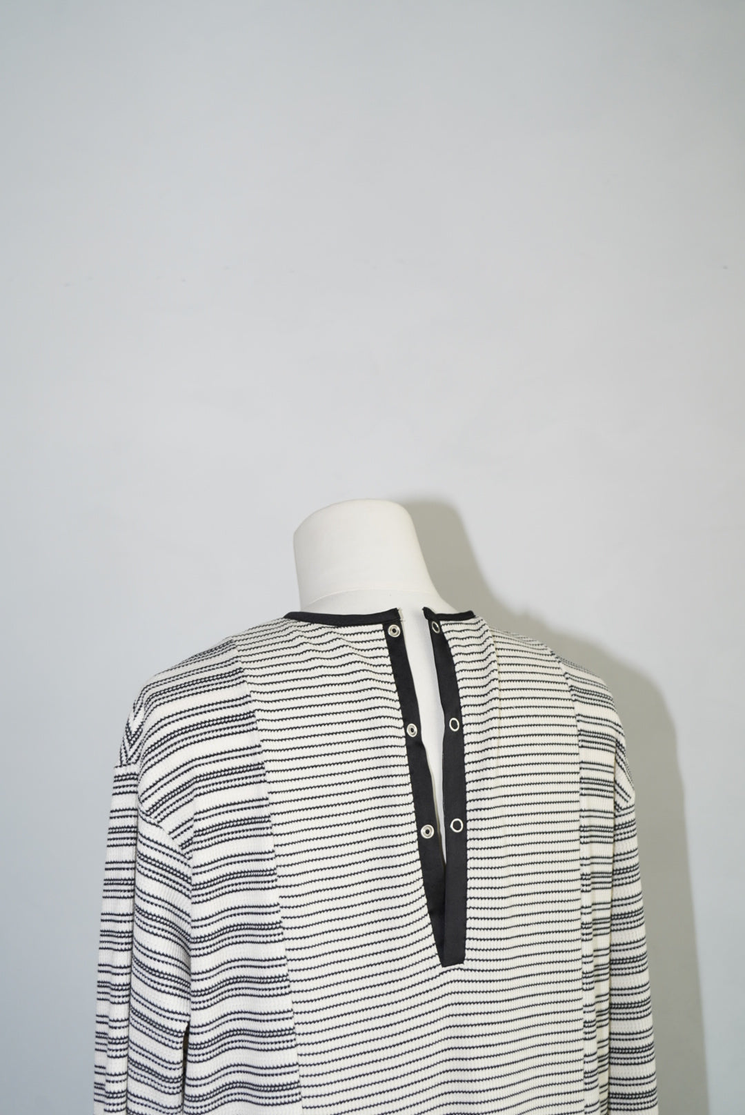 Switch Border Onepiece / OFFWHITE