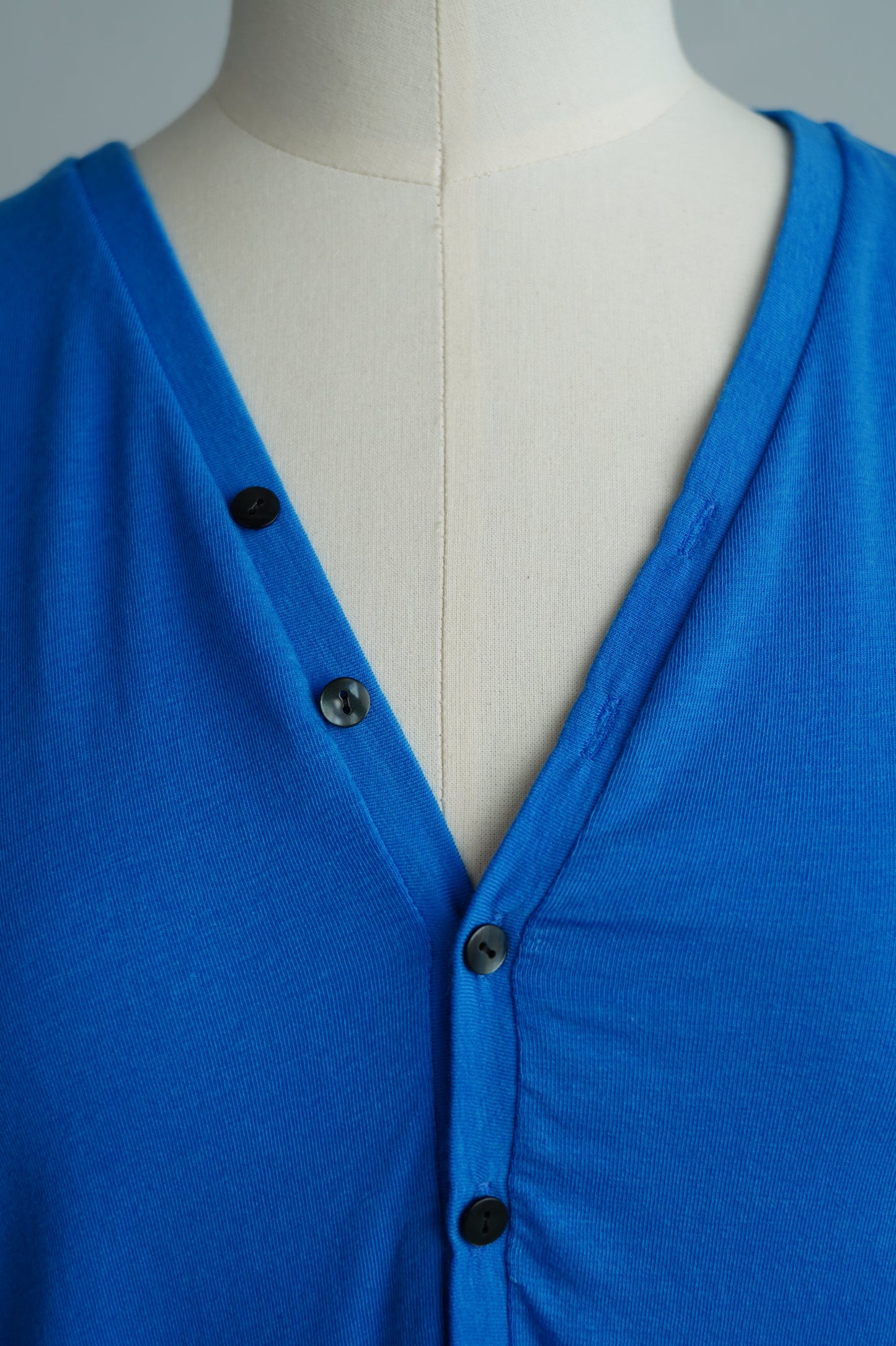 Powdery Cardigan / BLUE