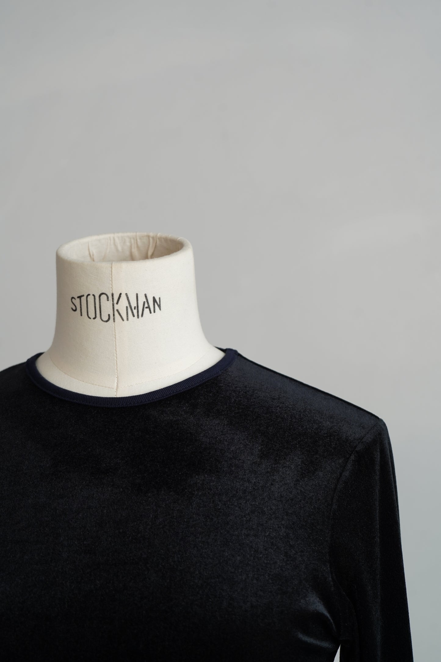 Velour Pullover / BLACK