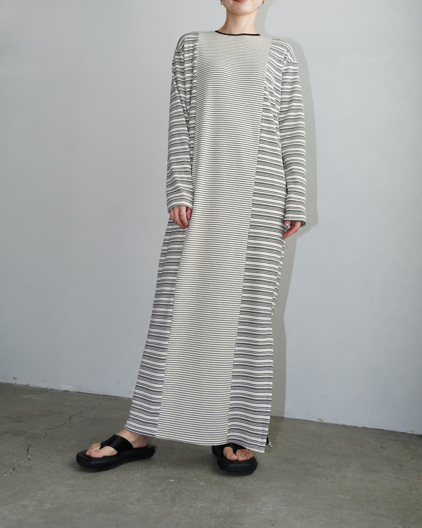 Switch Border Onepiece / OFFWHITE