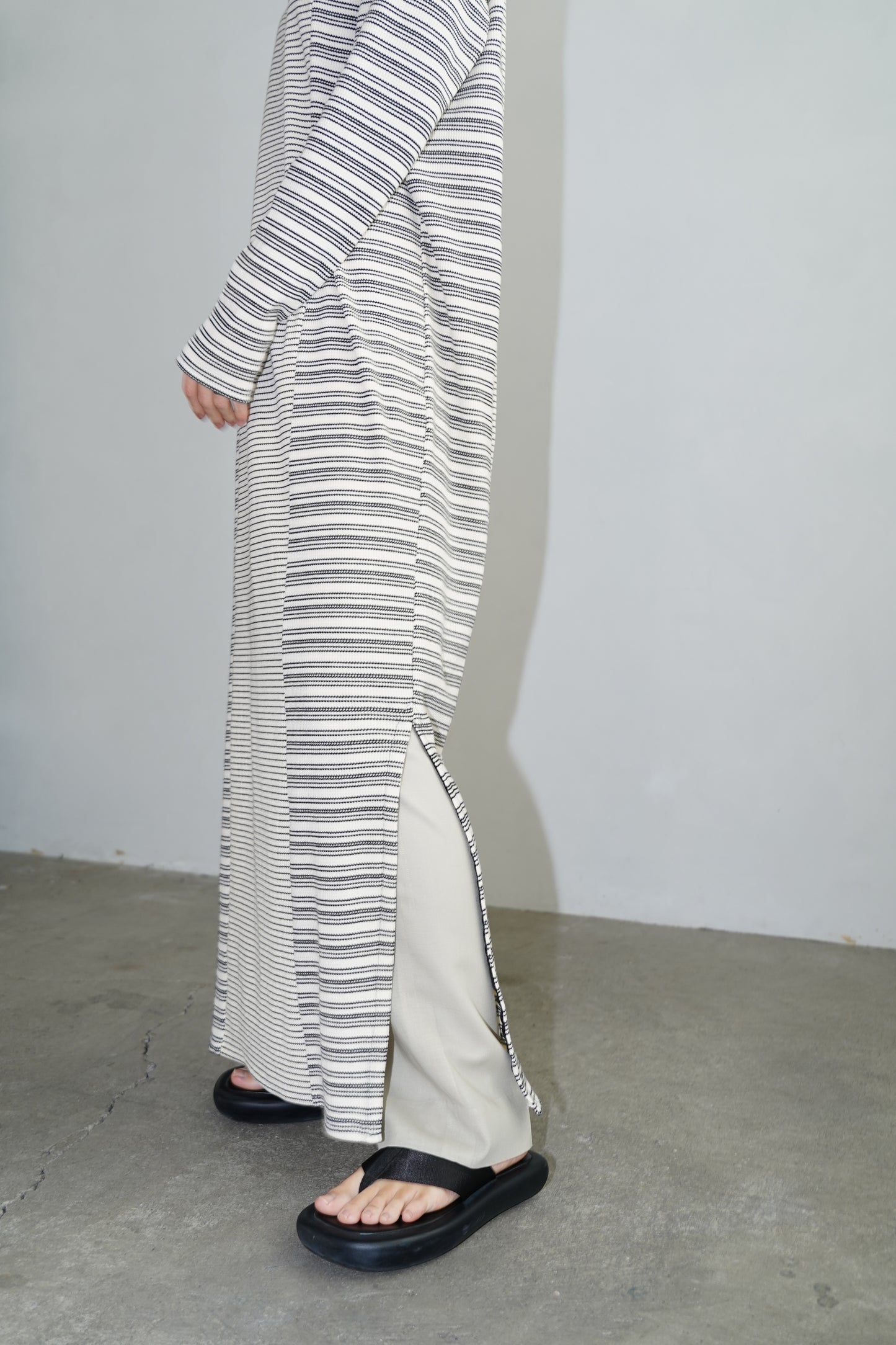 Switch Border Onepiece / OFFWHITE