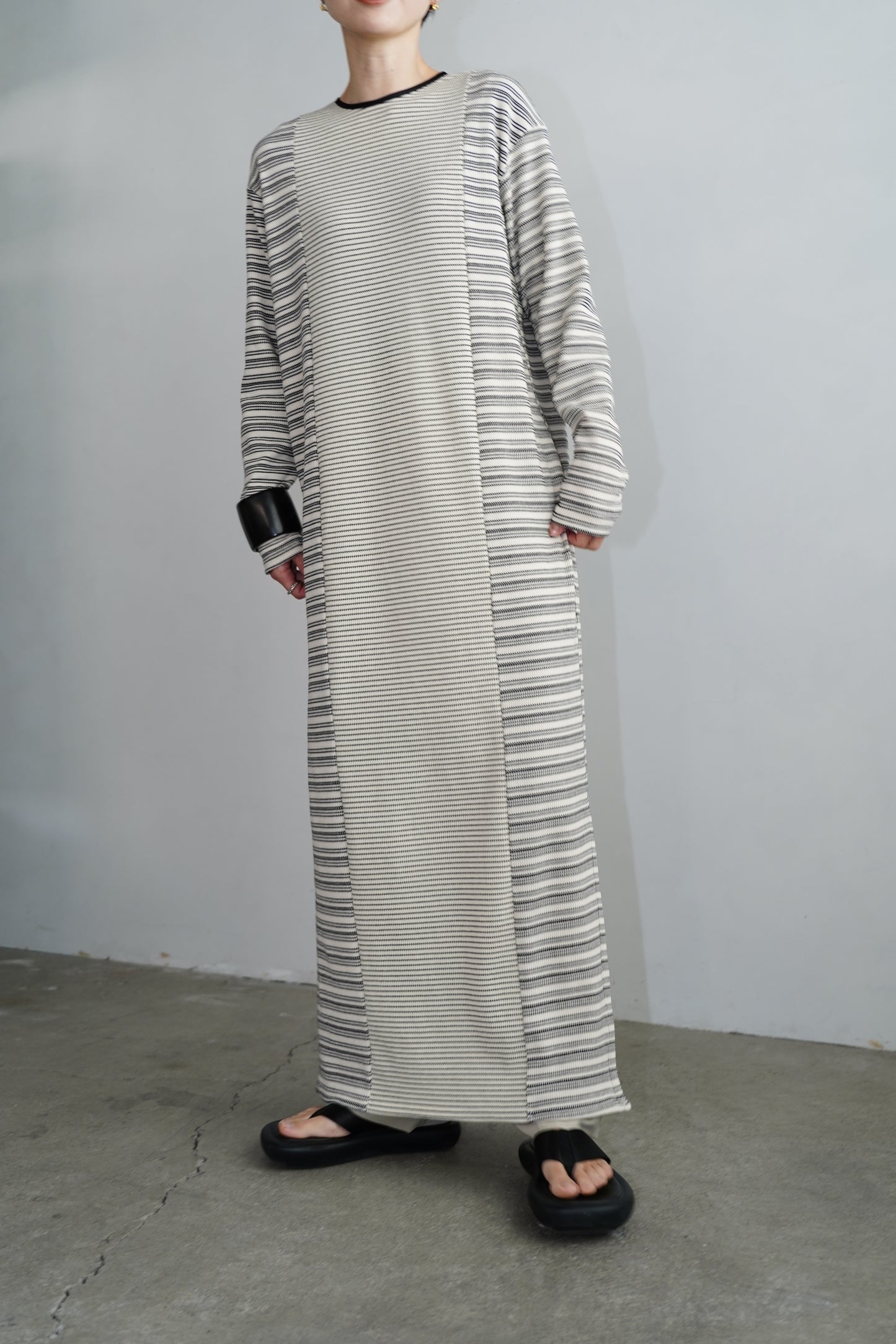 Switch Border Onepiece / OFFWHITE