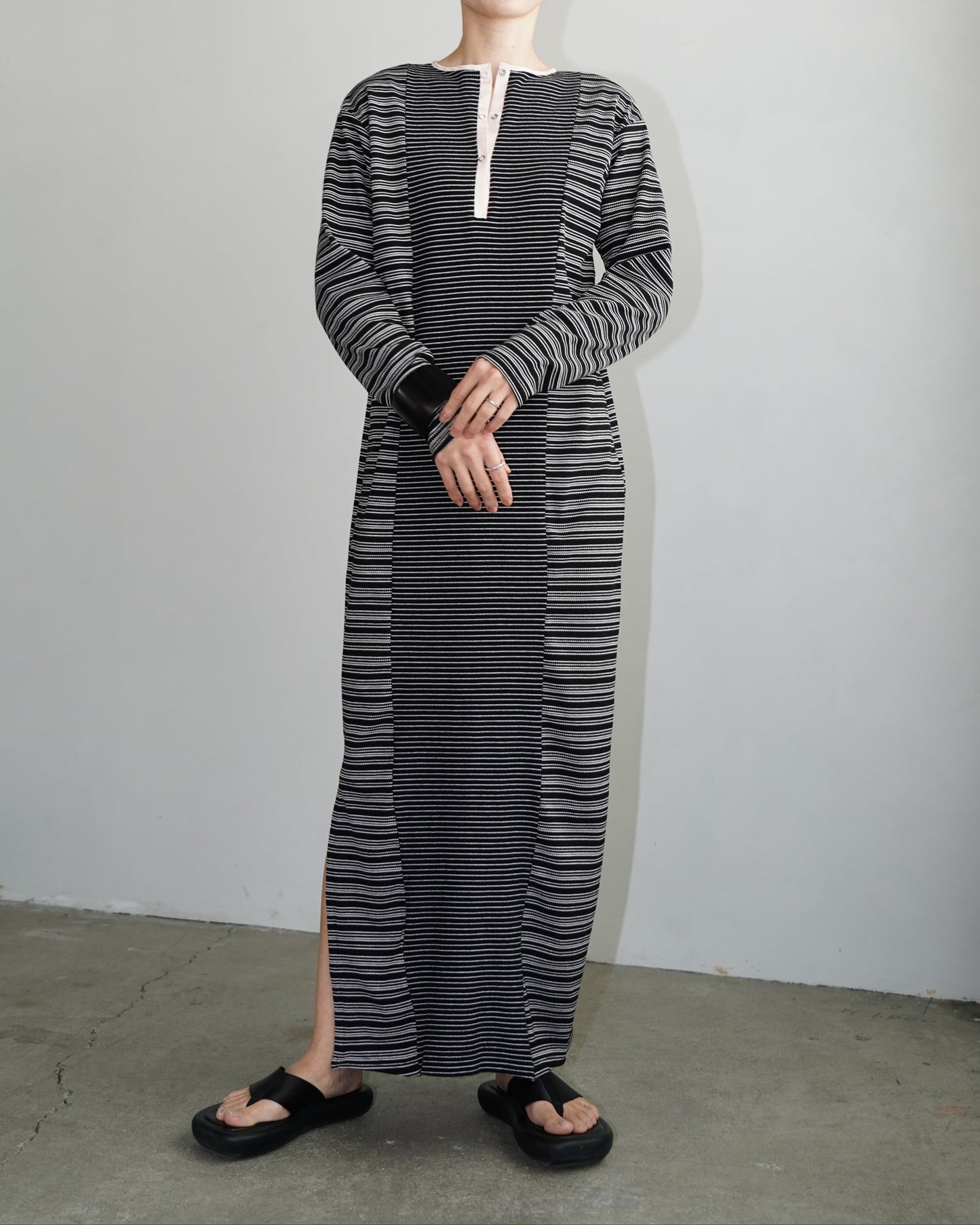 Switch Border Onepiece / BLACK