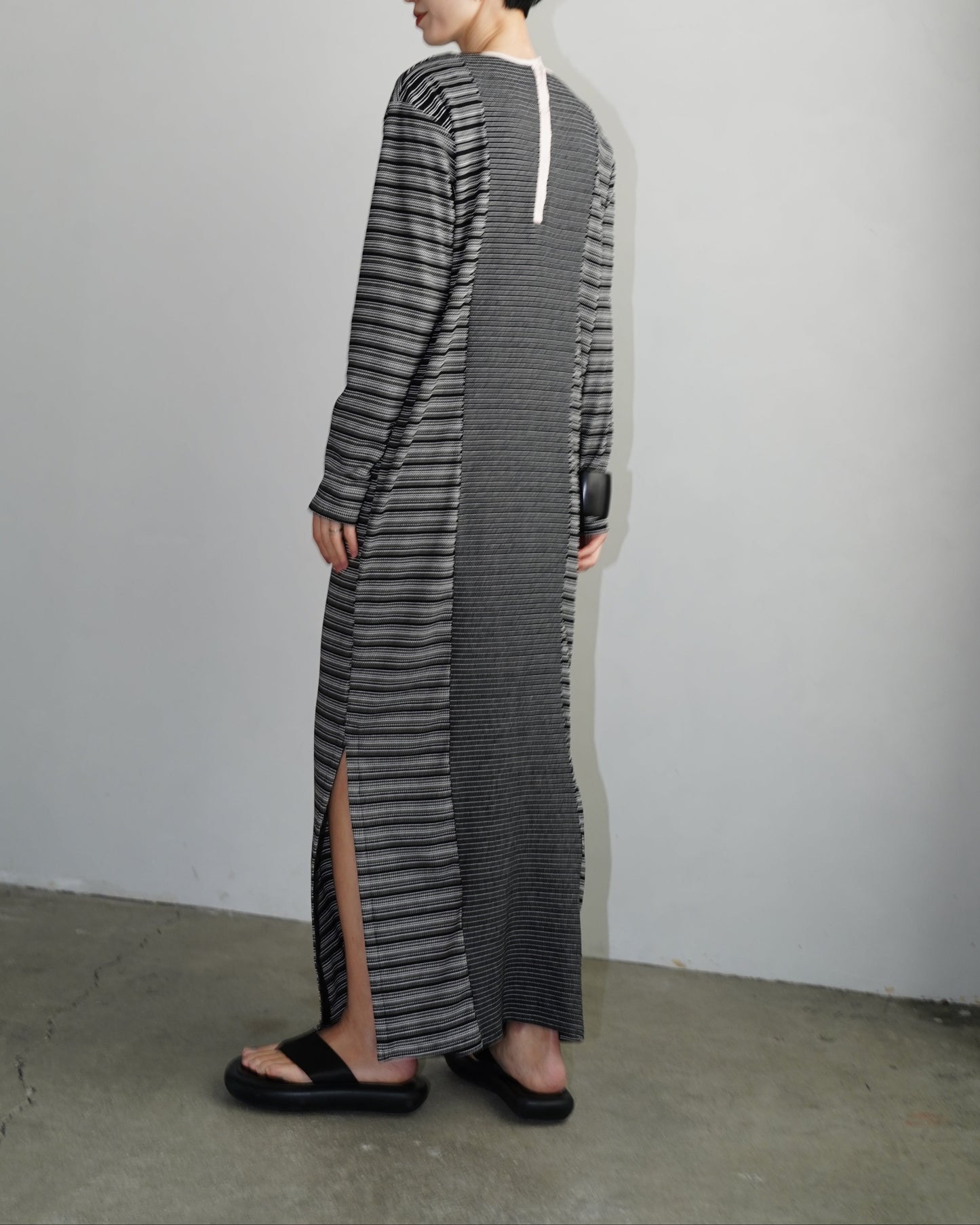 Switch Border Onepiece / BLACK