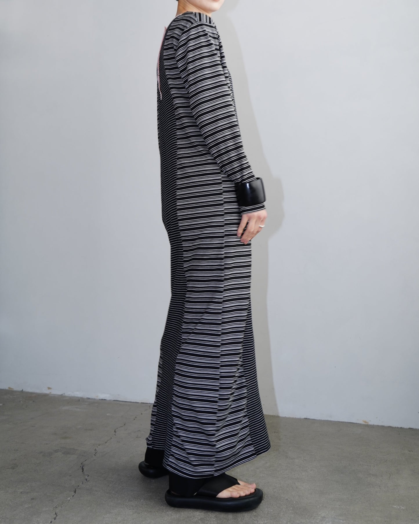 Switch Border Onepiece / BLACK
