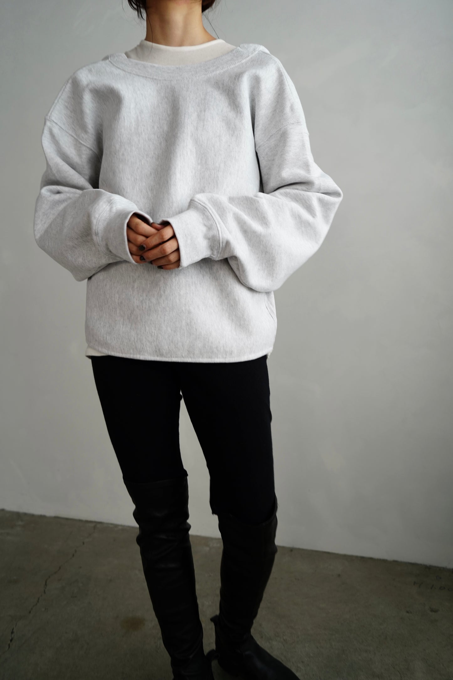 Round Sweat Pullover / GRAY -12月5日発送-