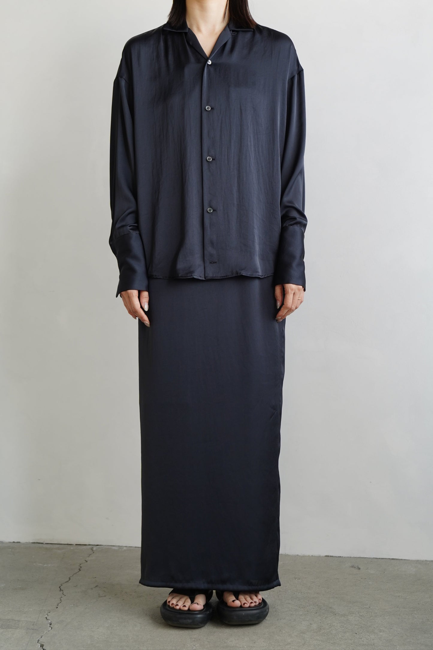 Satin Tight Skirts / NAVY -5月23-28日発送-