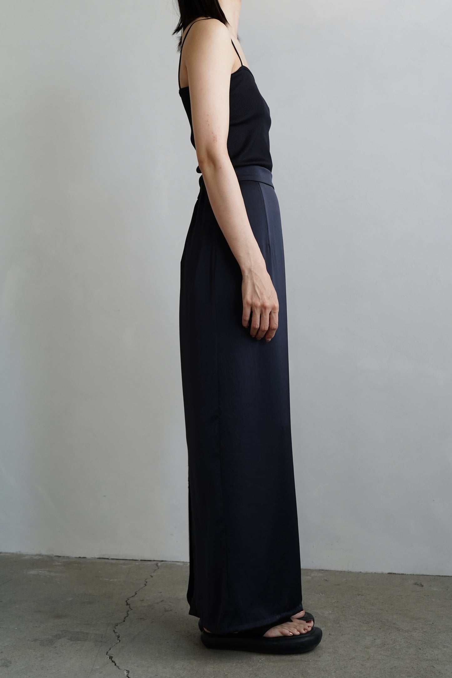Satin Tight Skirts / NAVY -5月23-28日発送-