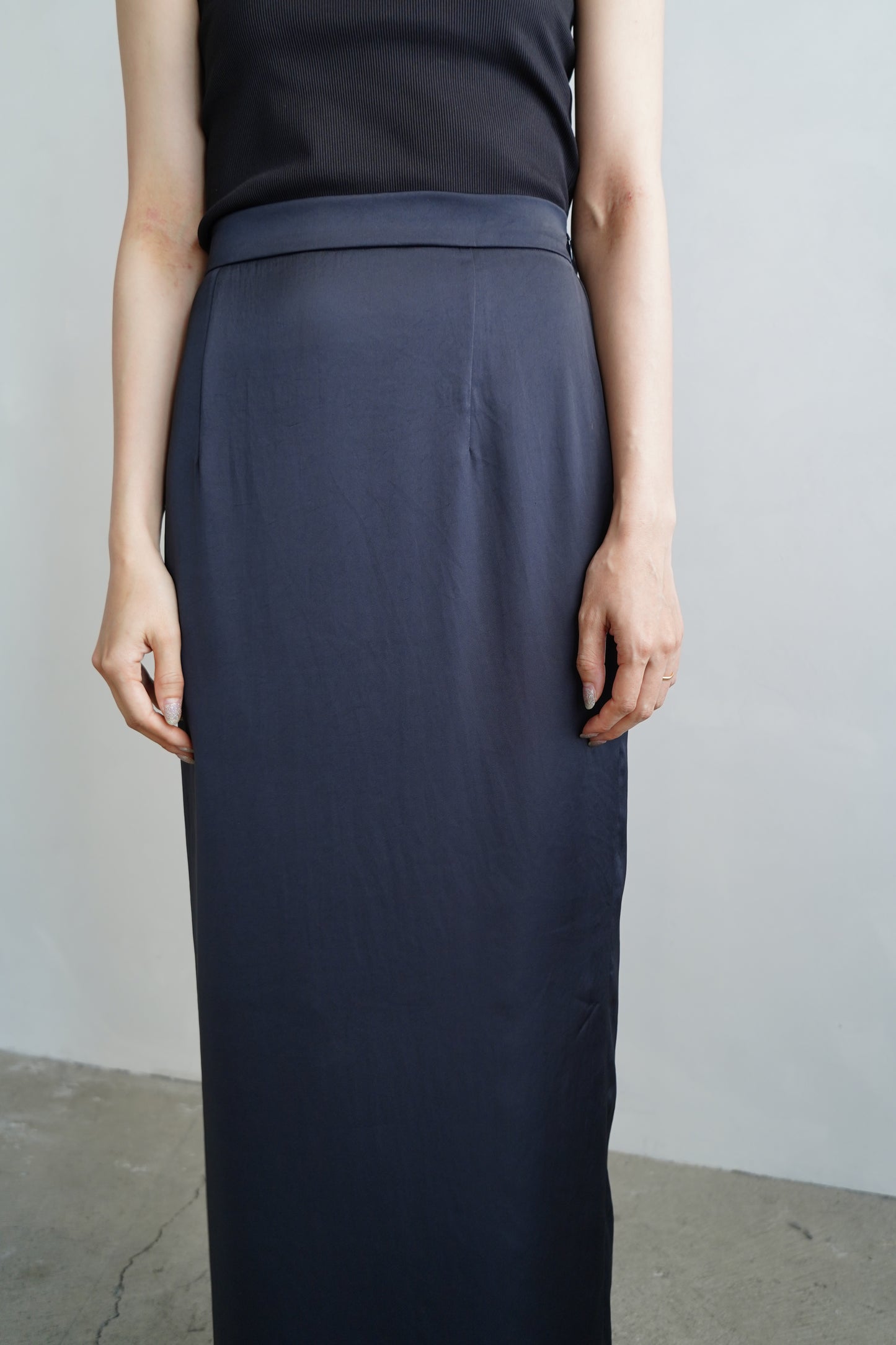 Satin Tight Skirts / NAVY -5月23-28日発送-