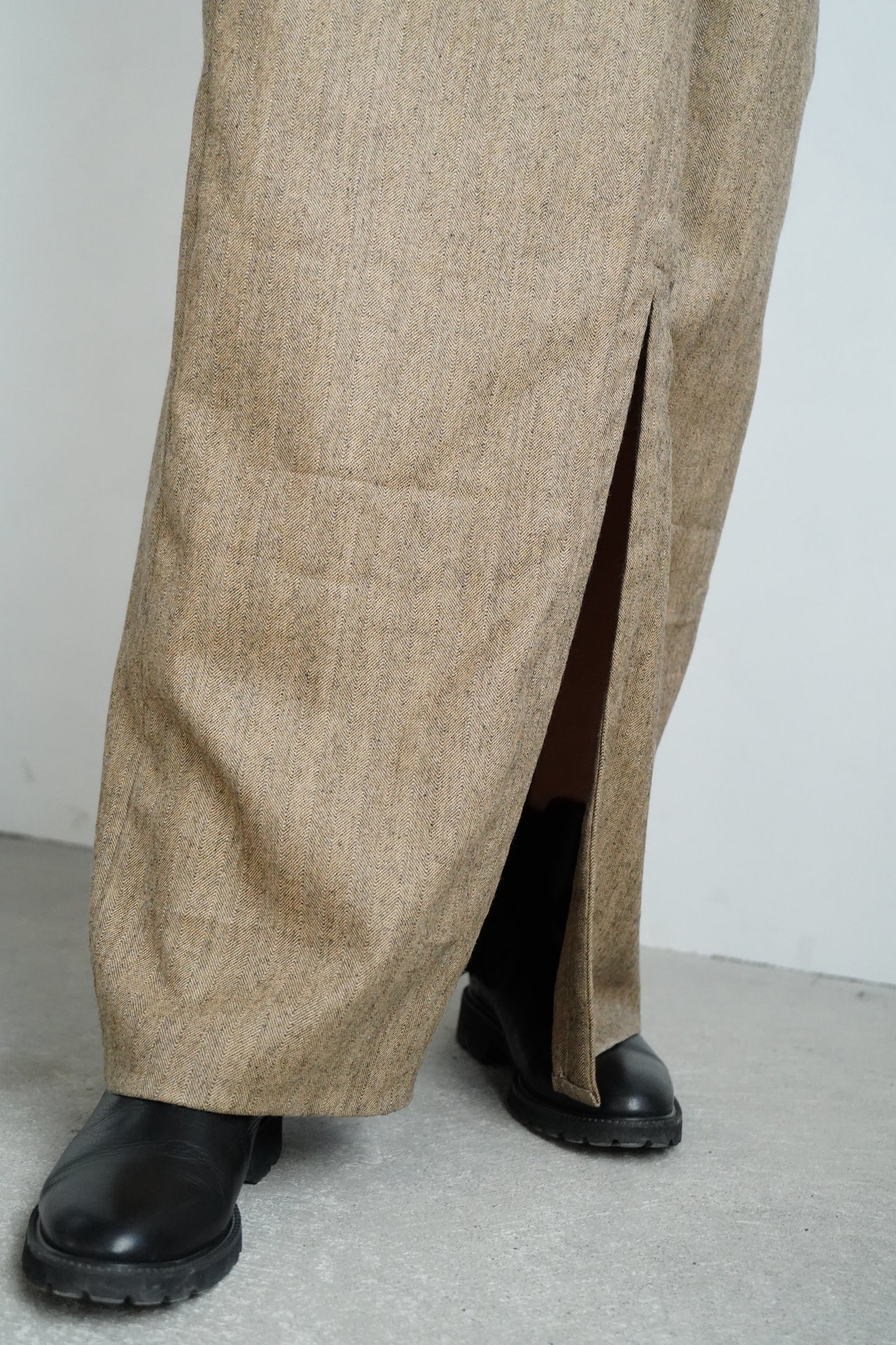 Herringbone Jump Skirt / BROWN