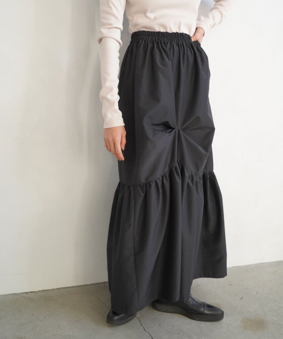 Pinch Tiered Skirt / BLACK -4月5-10日発送- – &her