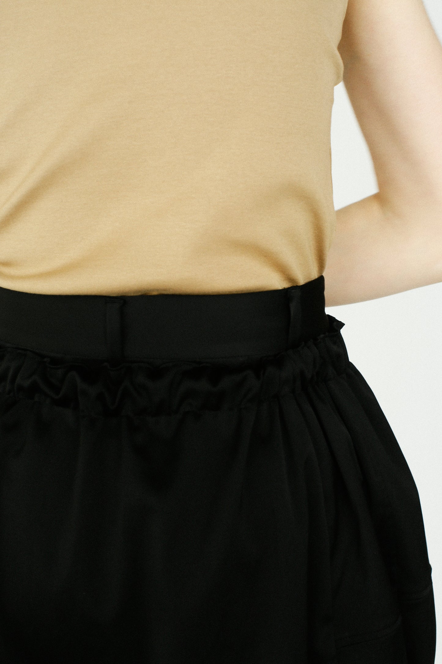 Satin Balloon Skirt / BLACK