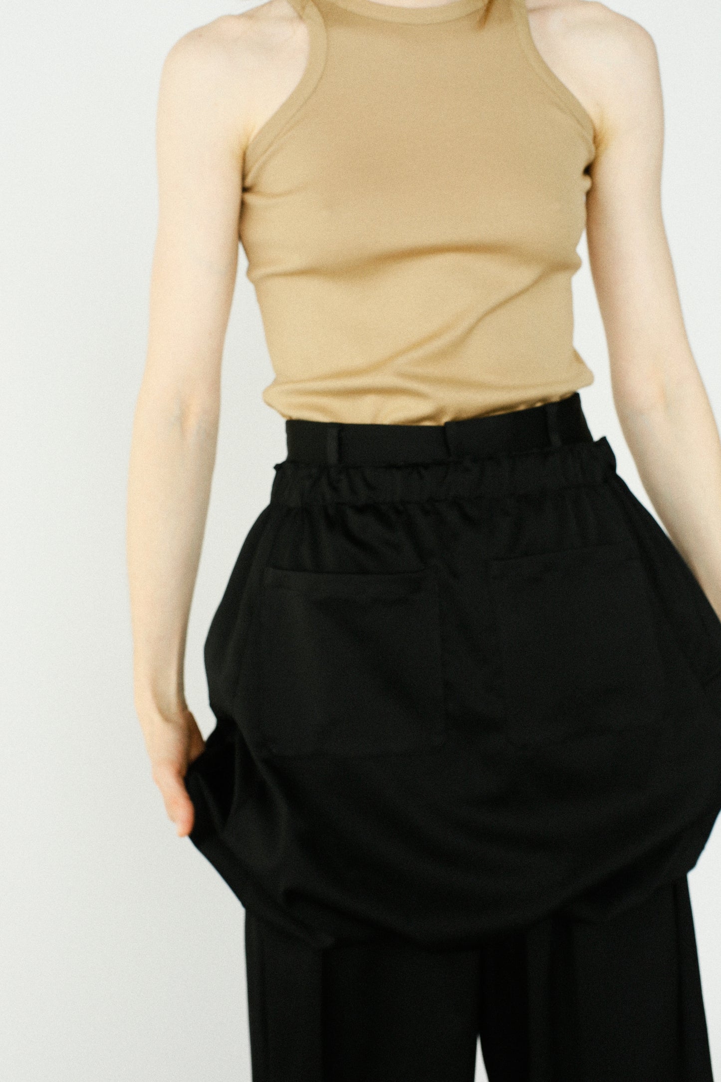 Sleek Tanktop / BEIGE