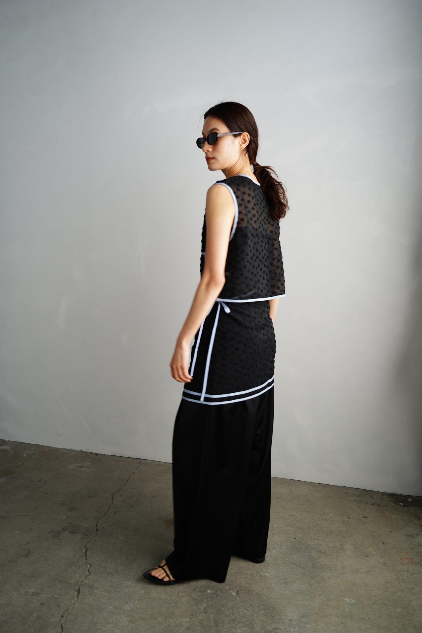Cut  Lace Wrap Skirt / BLACK