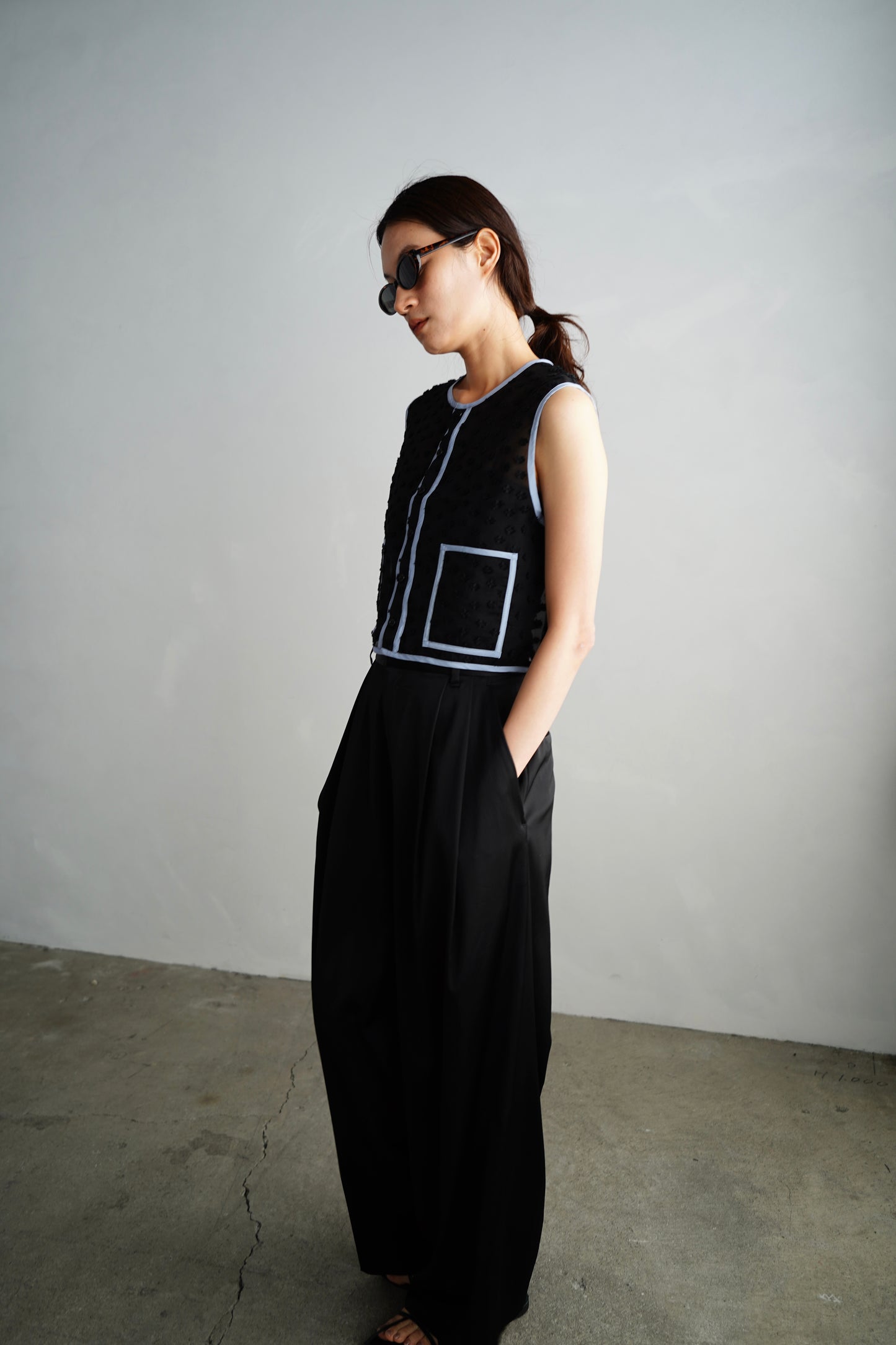 Cut Lace Vest / BLACK -5月1日発送-