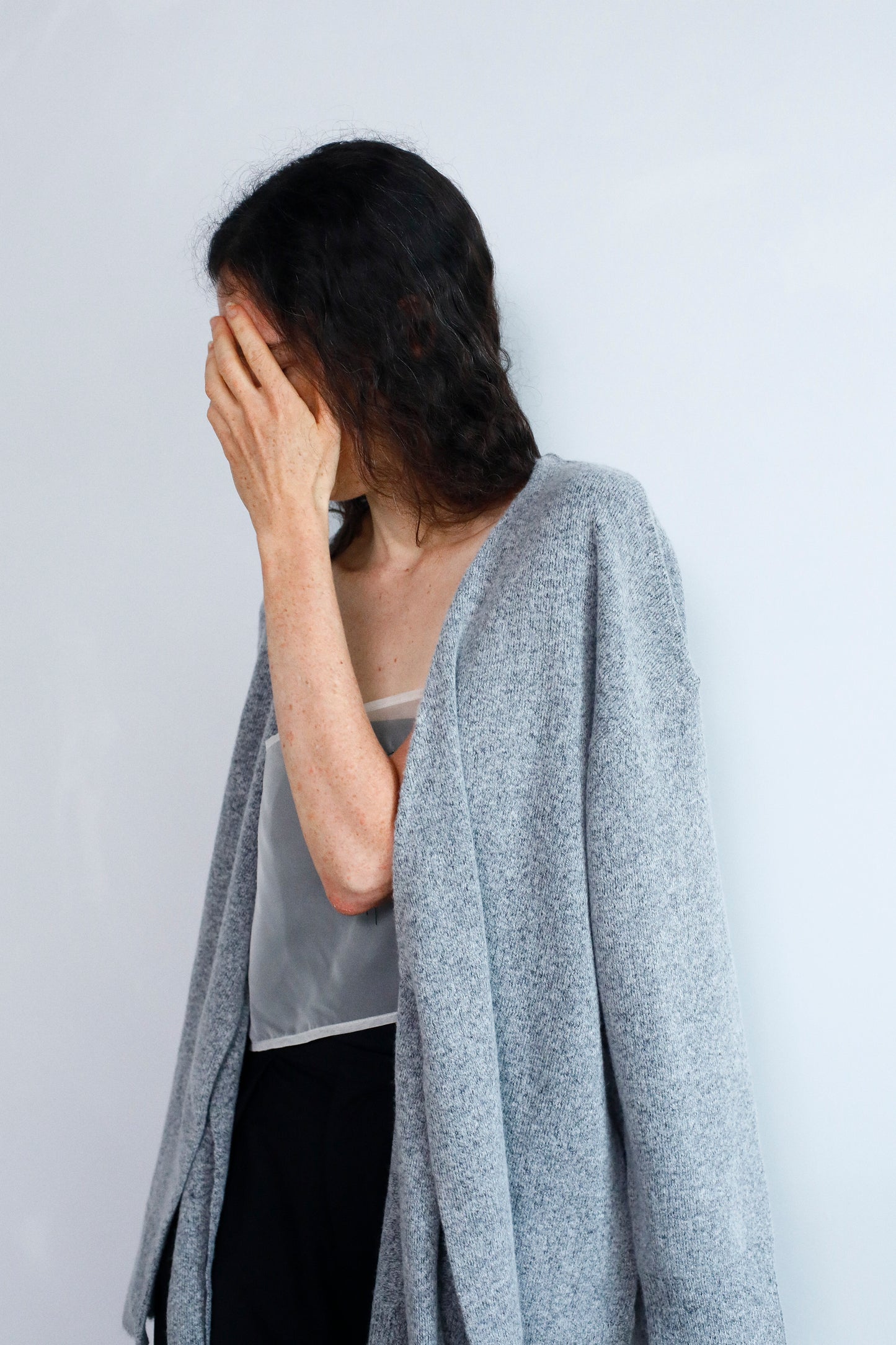 Cachecoeur Knit Cardigan / GRAY