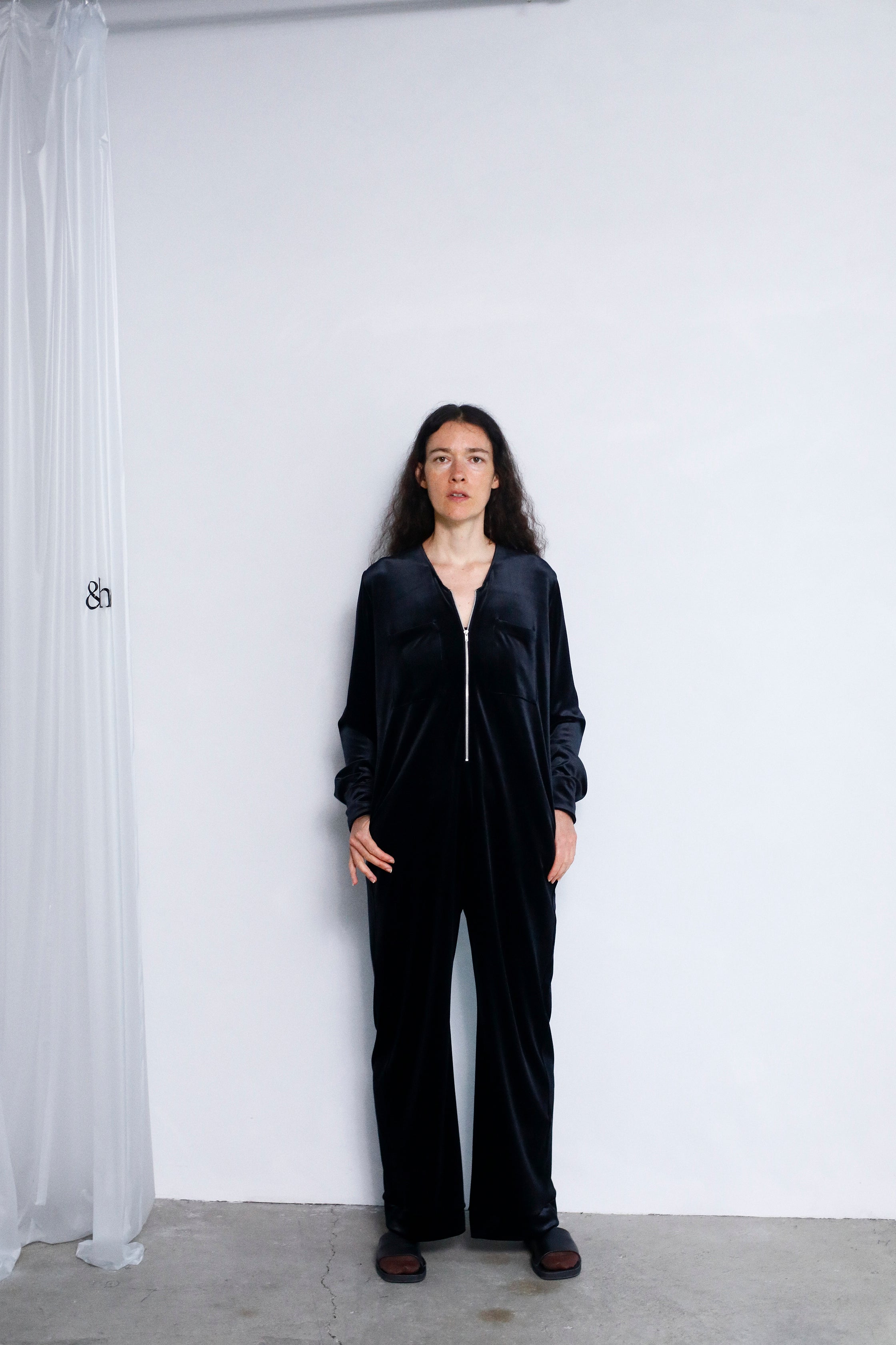 Velour All in one / BLACK – &her