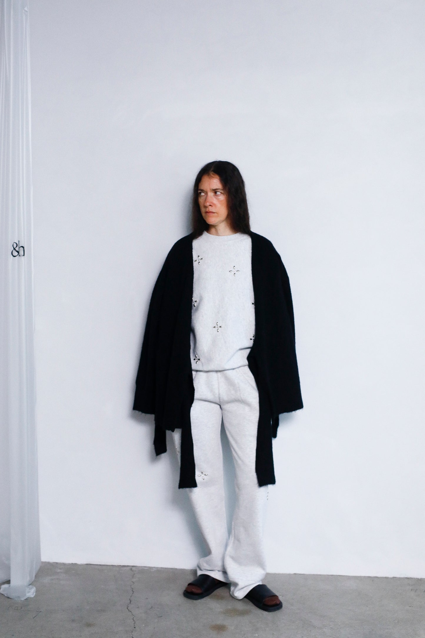 Cachecoeur Knit Cardigan / BLACK