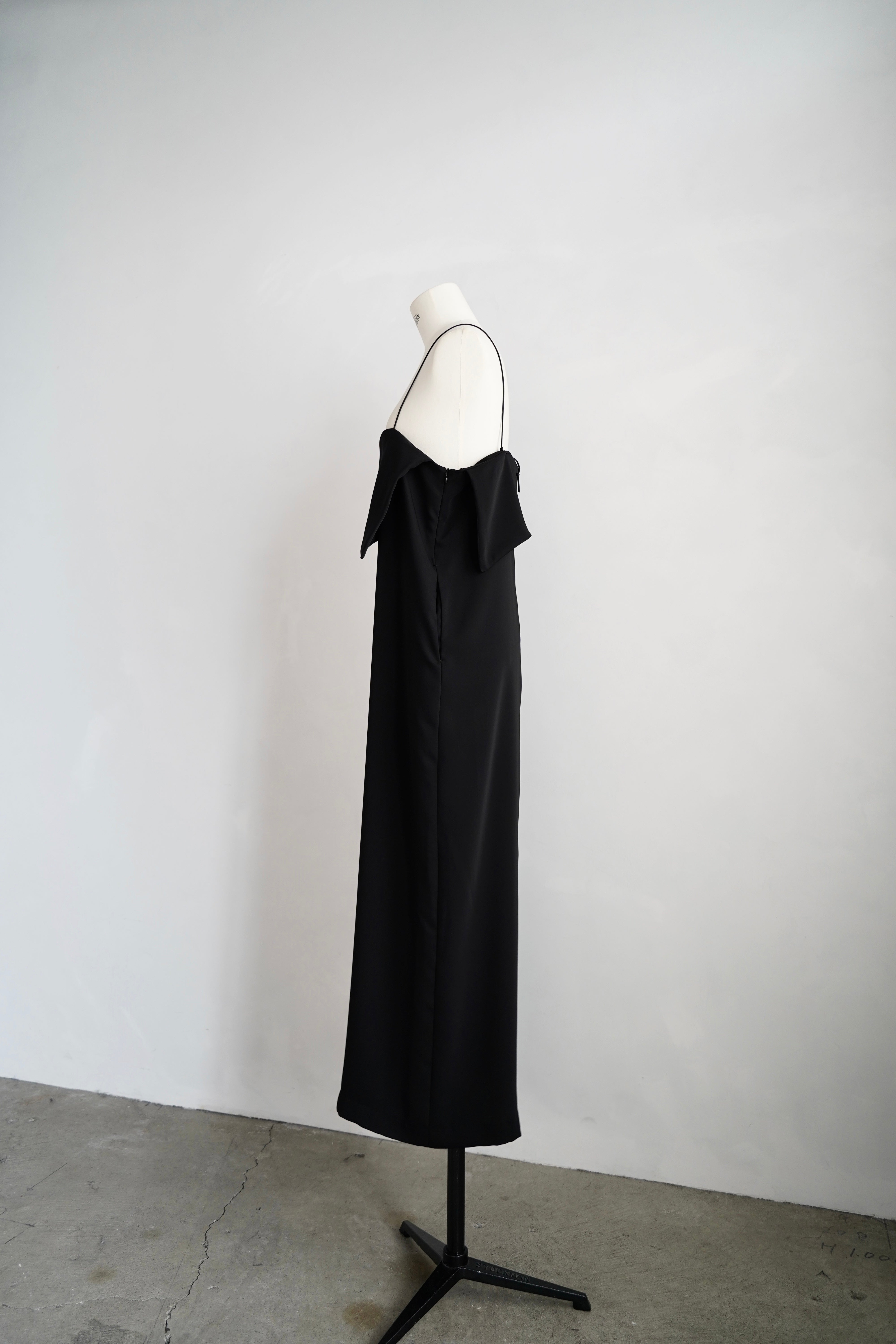 Layered Cami Dress / BLACK – &her