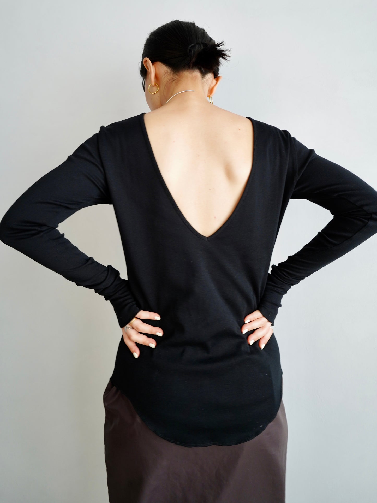 Deep V L/S Tops / BLACK -3日以内発送-