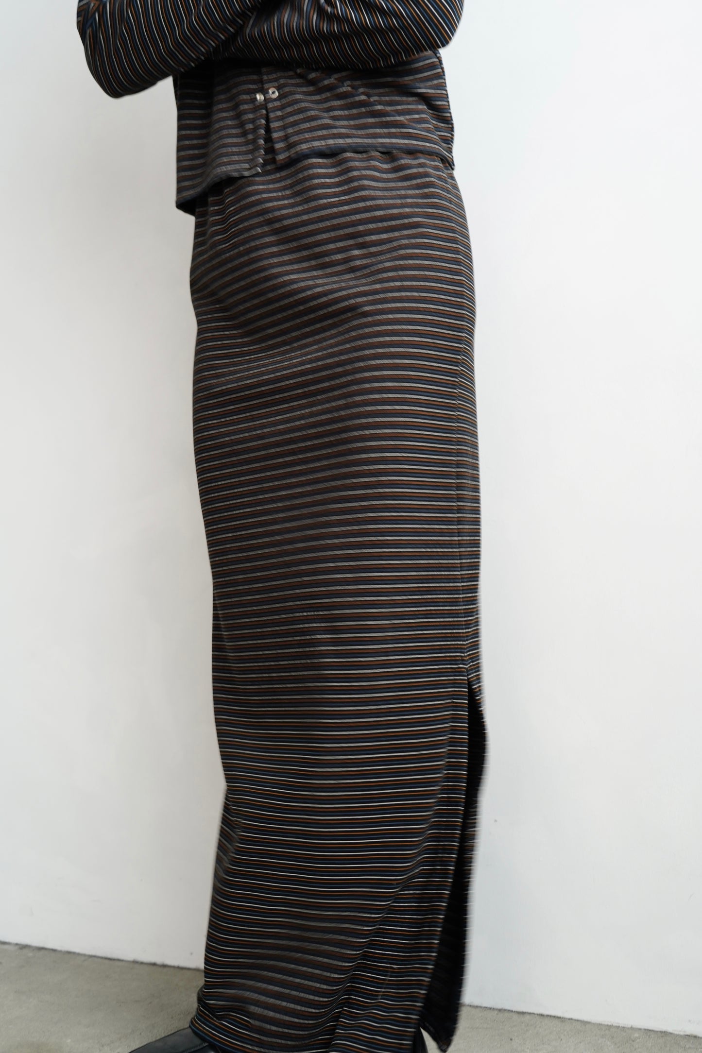 Plush Multi Border Skirt / BLACK -10月5-10日発送-