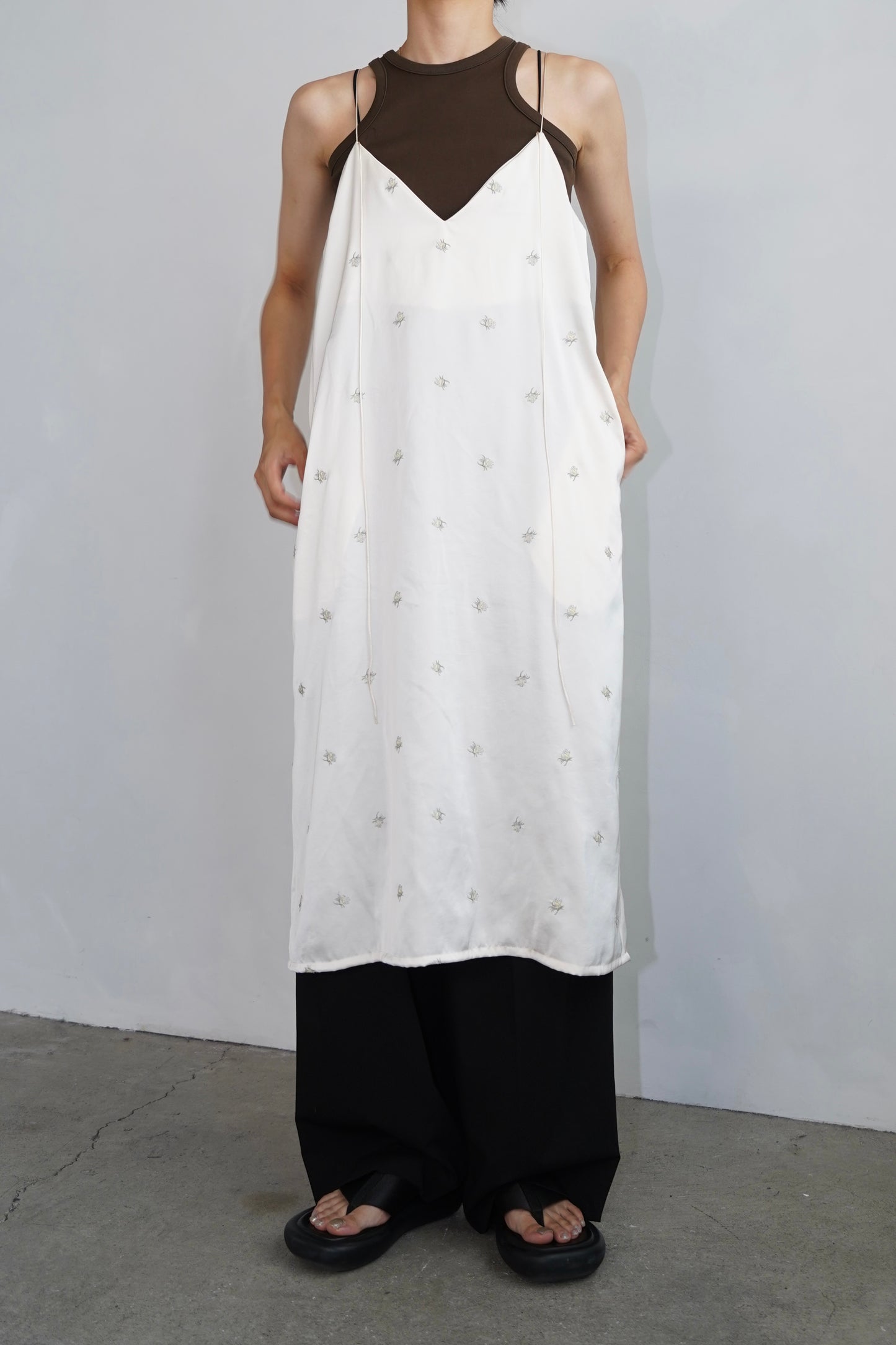 Stitch Flower Cami Dress / OFFWHITE -8月3-7日発送-