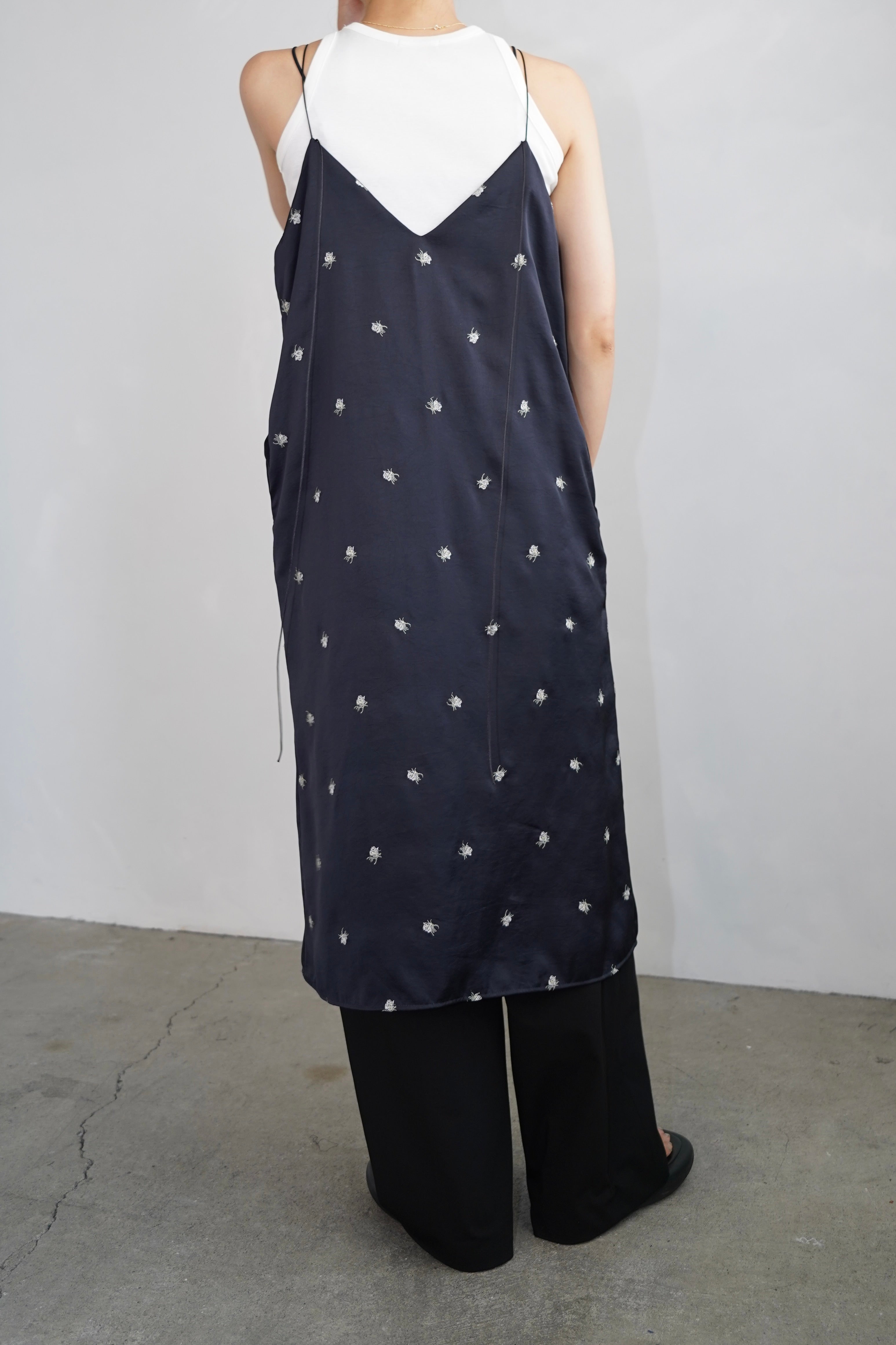 Stitch Flower Cami Dress / NAVY -8月3-7日発送- – &her