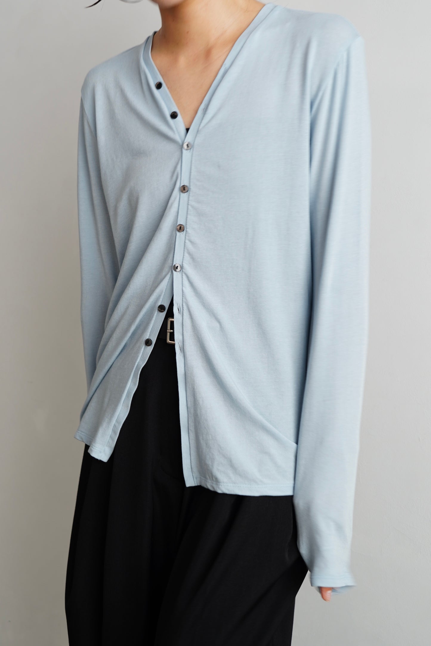 Powdery Cardigan / L.BLUE