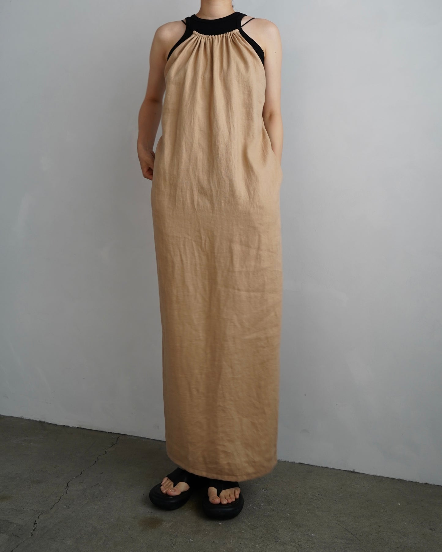 Linen Halter Dress / BEIGE -7月10日発送-