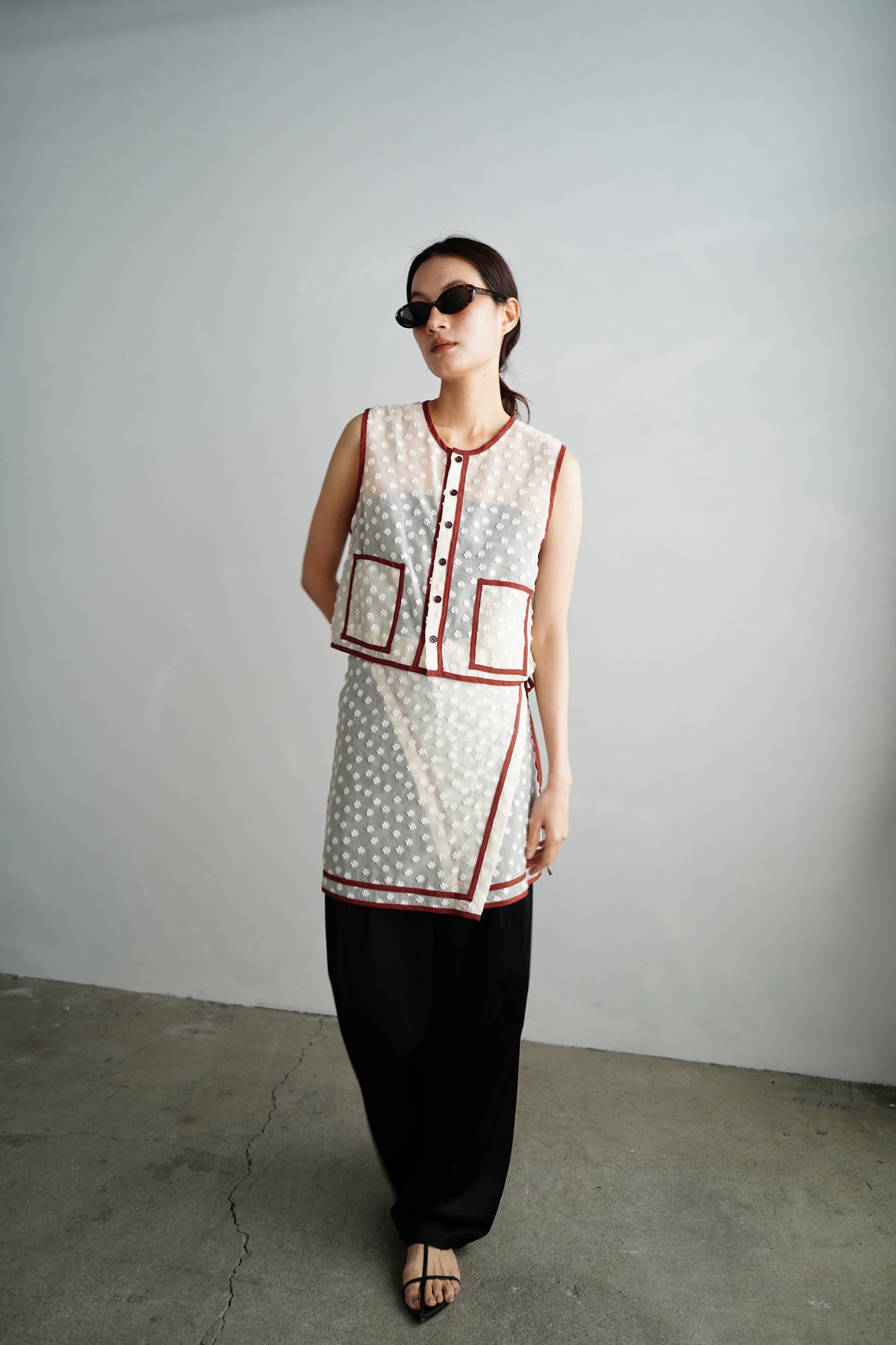 Cut  Lace Wrap Skirt / CREAM