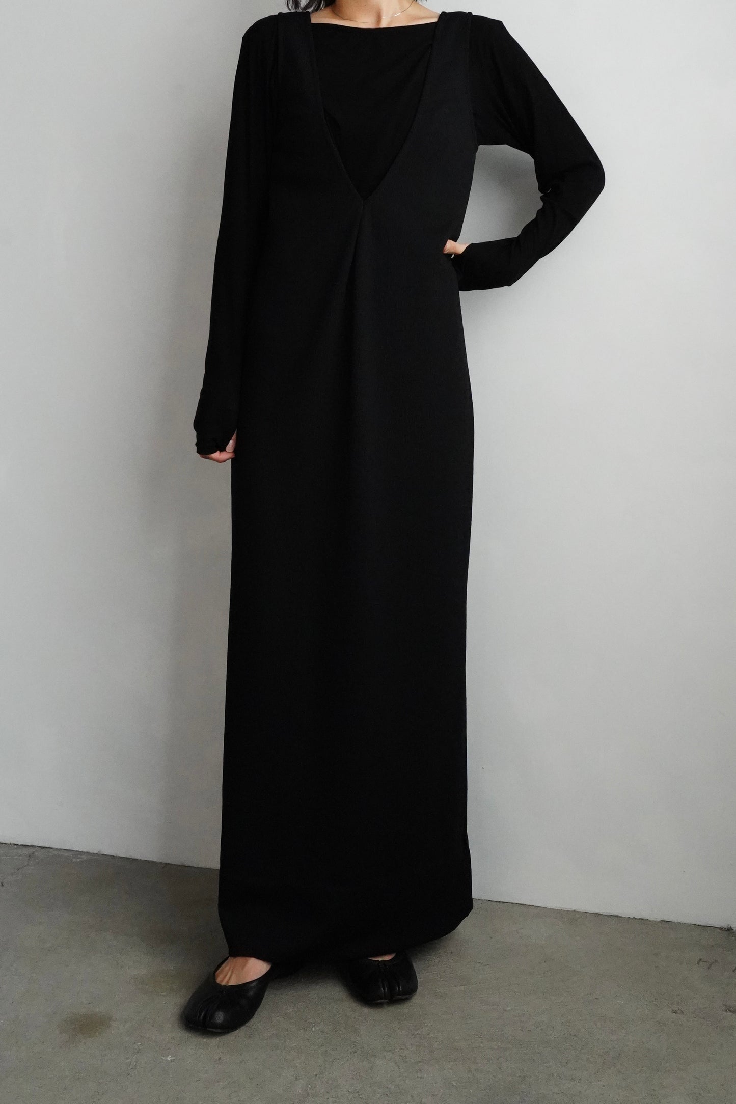 Vneck Jersey Dress / BLACK -9月15-20日発送-