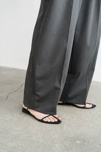 Calm Tuck Pants / GRAY