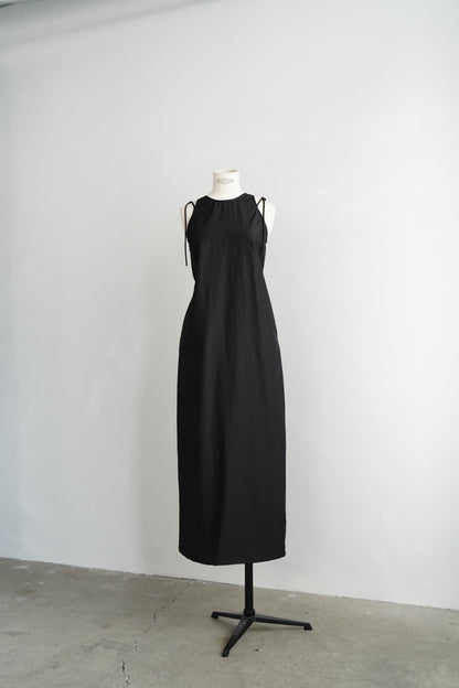 Backcut Dress / BLACK -5月25-31日発送-