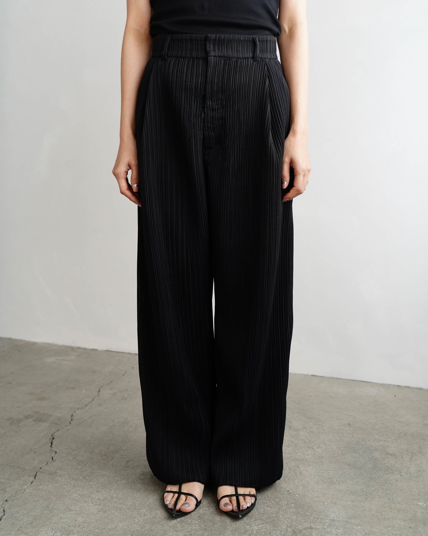Pleats Pants / BLACK