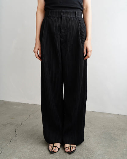Pleats Pants / BLACK