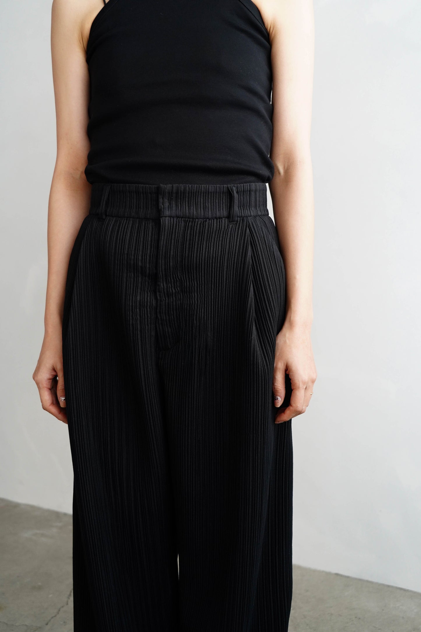 Pleats Pants / BLACK