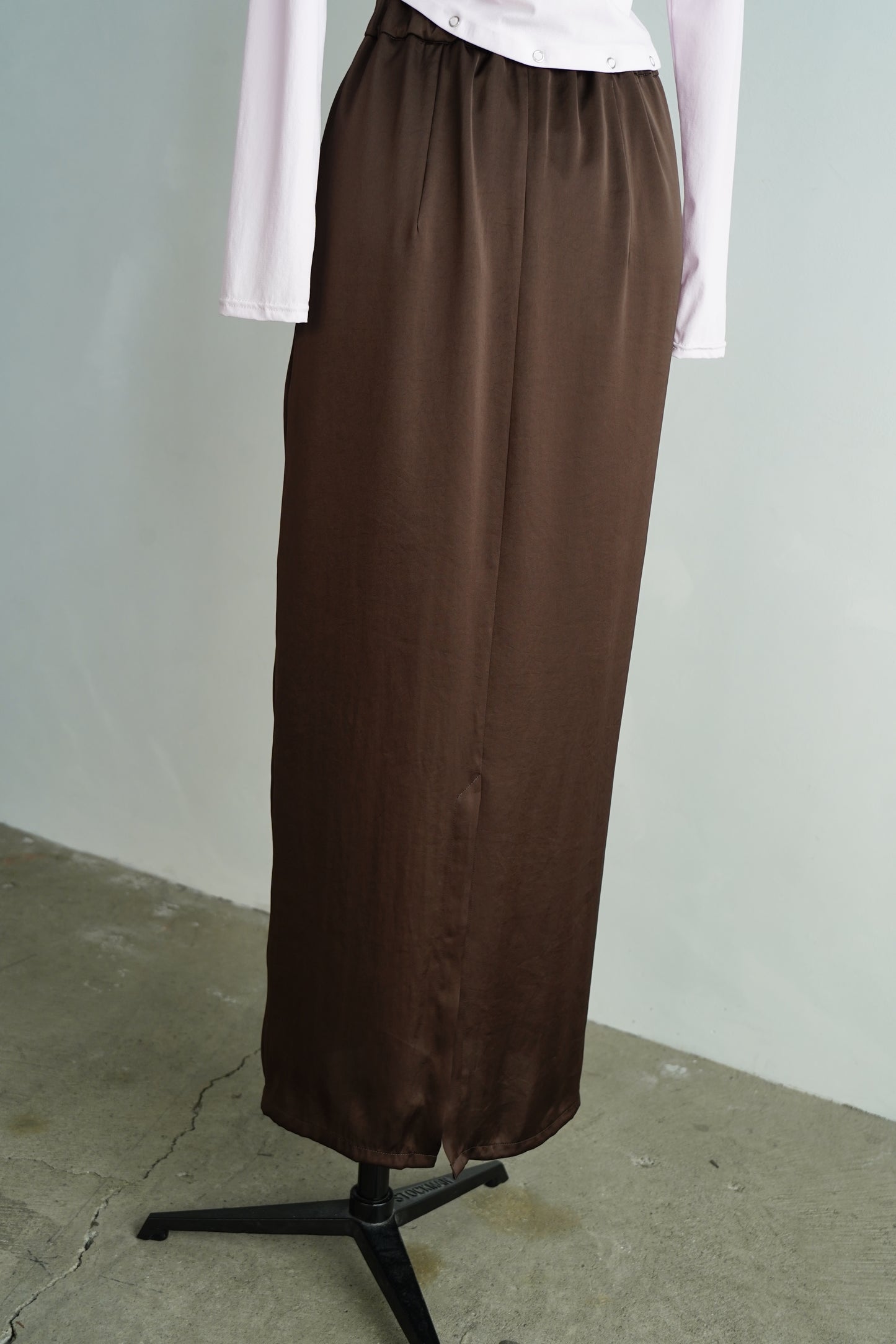 Satin Tight Skirts / BROWN -5月23-28日発送-