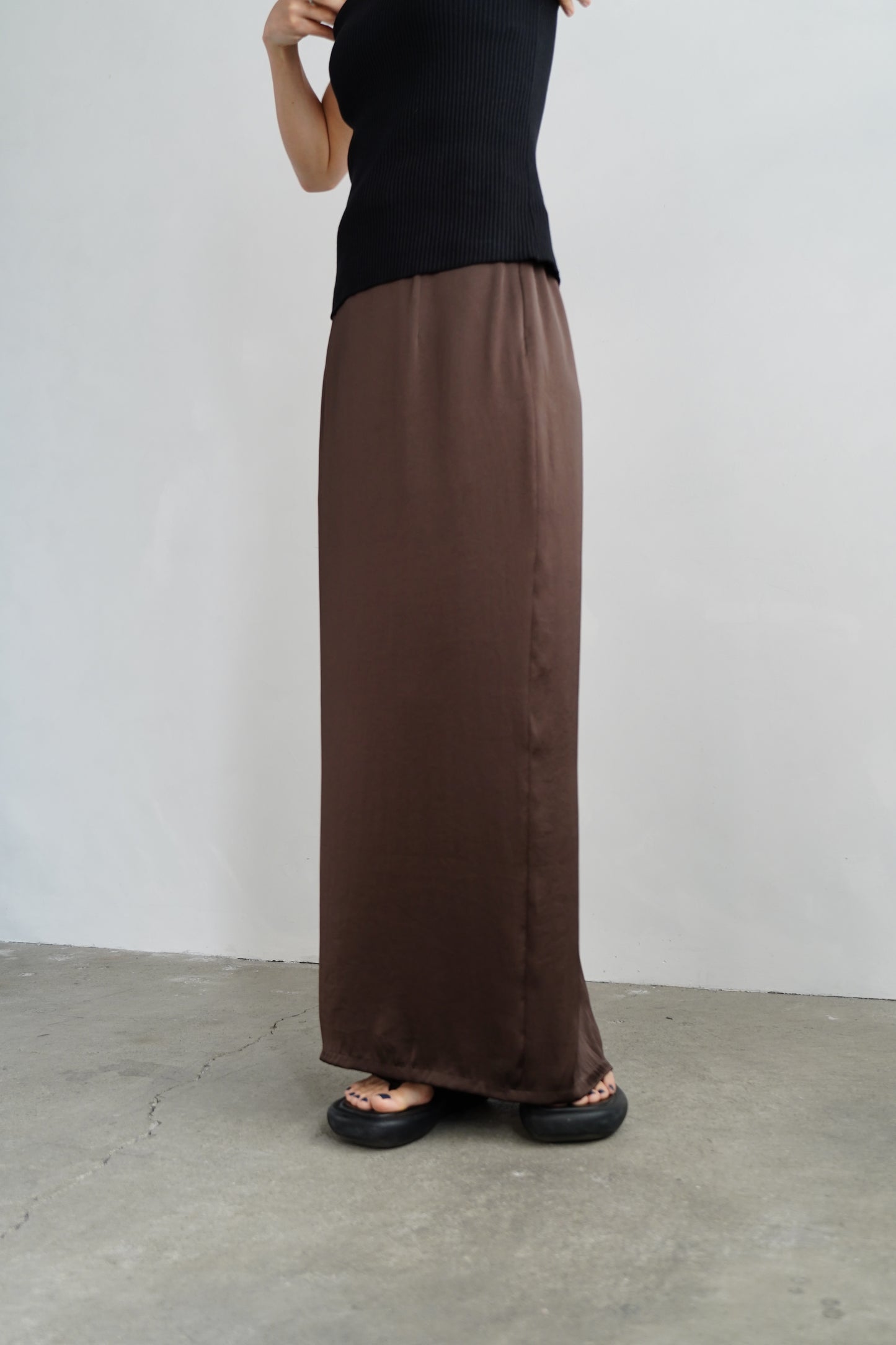 Satin Tight Skirts / BROWN -5月23-28日発送-